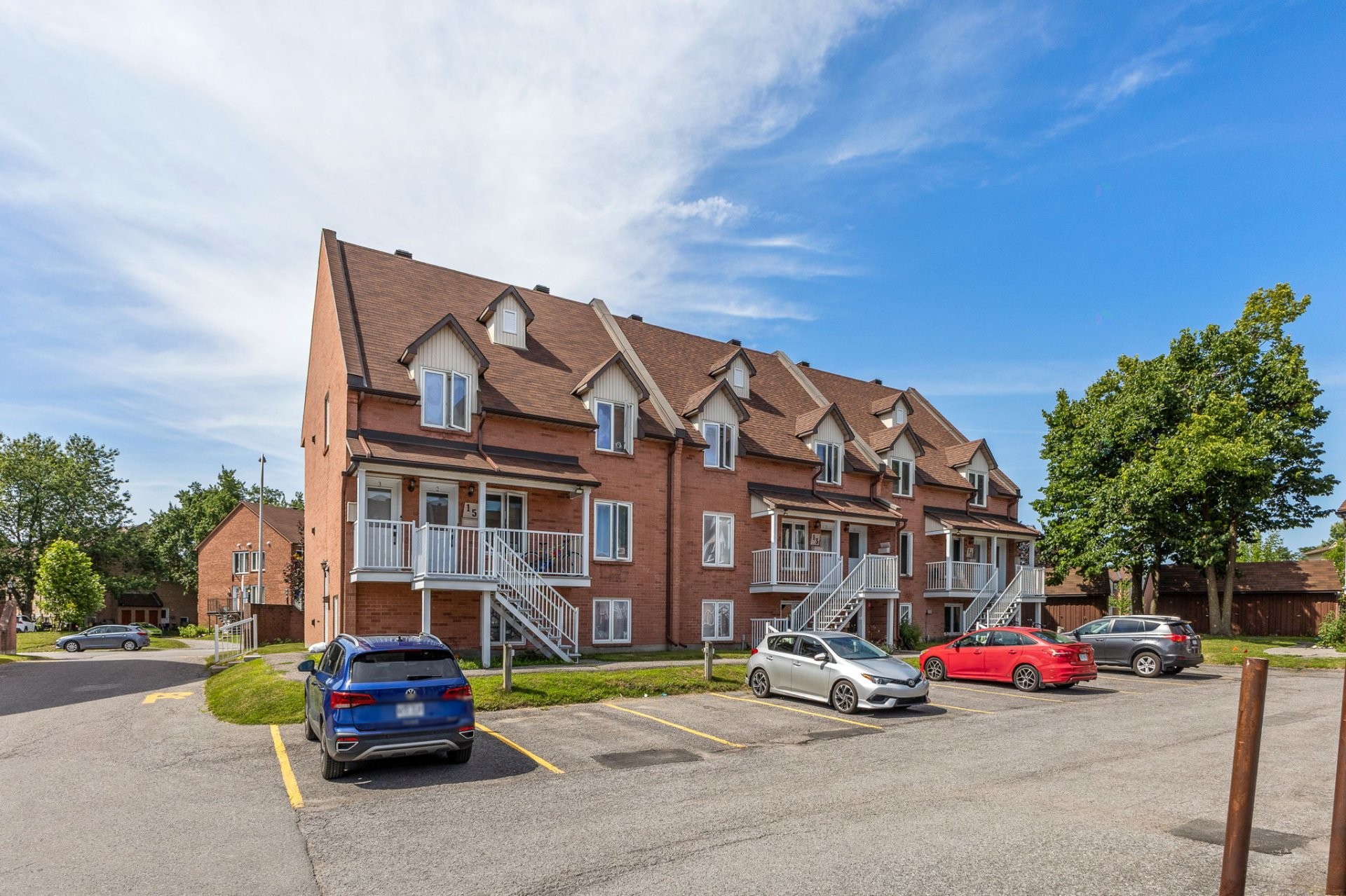 









11


Rue de la Falaise

, 1,
Gatineau (Hull),




QC
J8Z3H5

