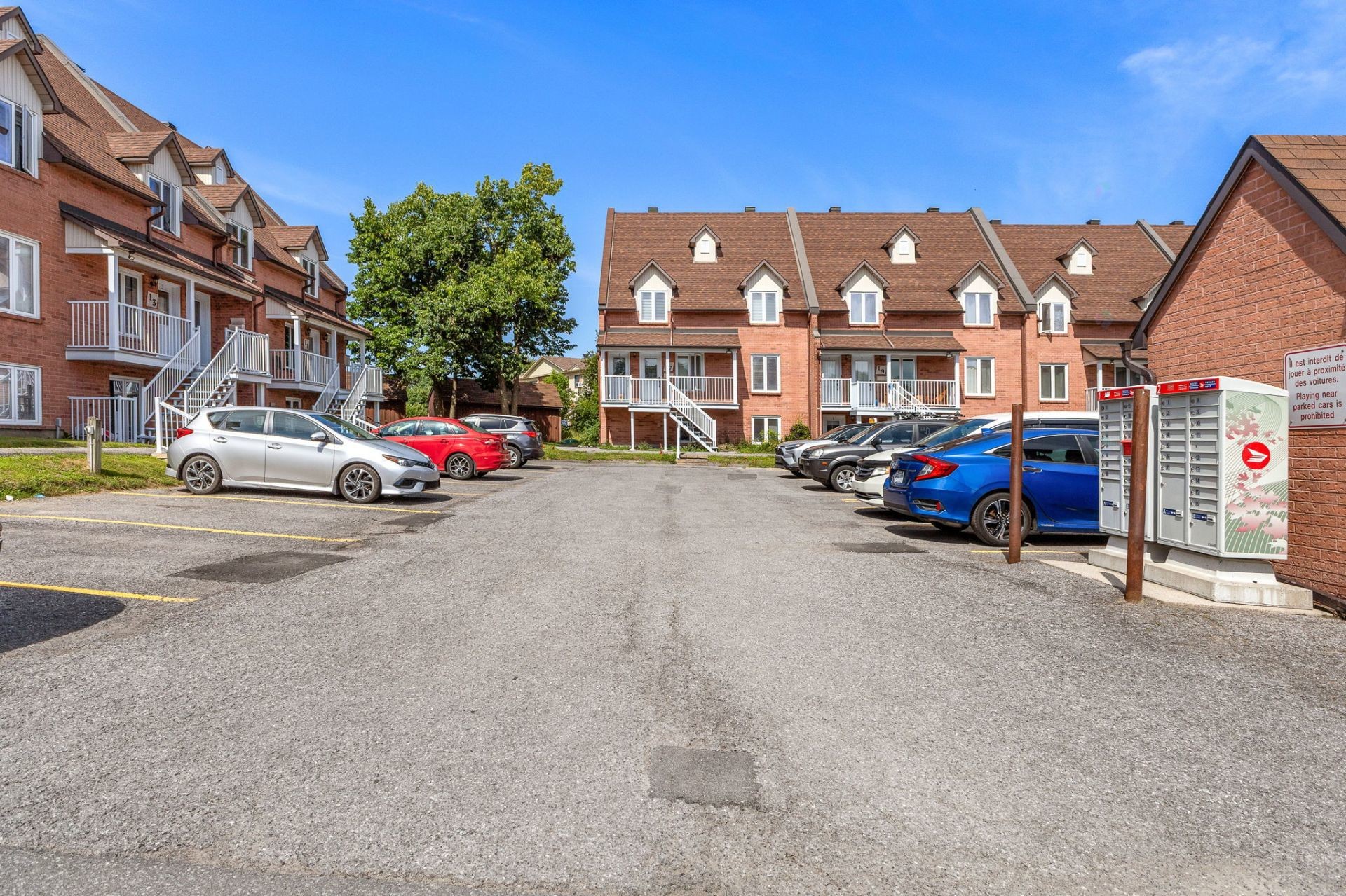 









11


Rue de la Falaise

, 1,
Gatineau (Hull),




QC
J8Z3H5

