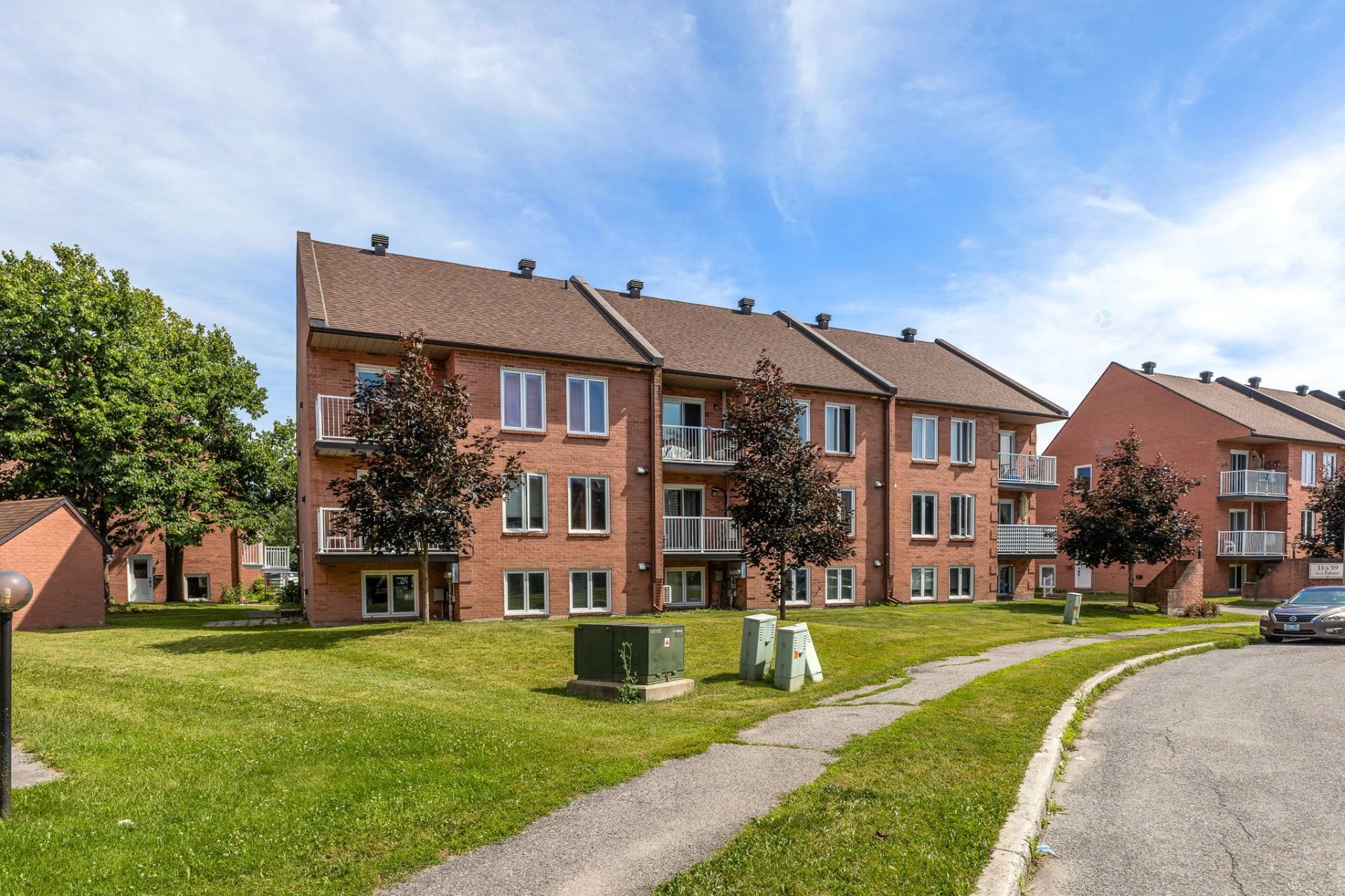 









11


Rue de la Falaise

, 1,
Gatineau (Hull),




QC
J8Z3H5

