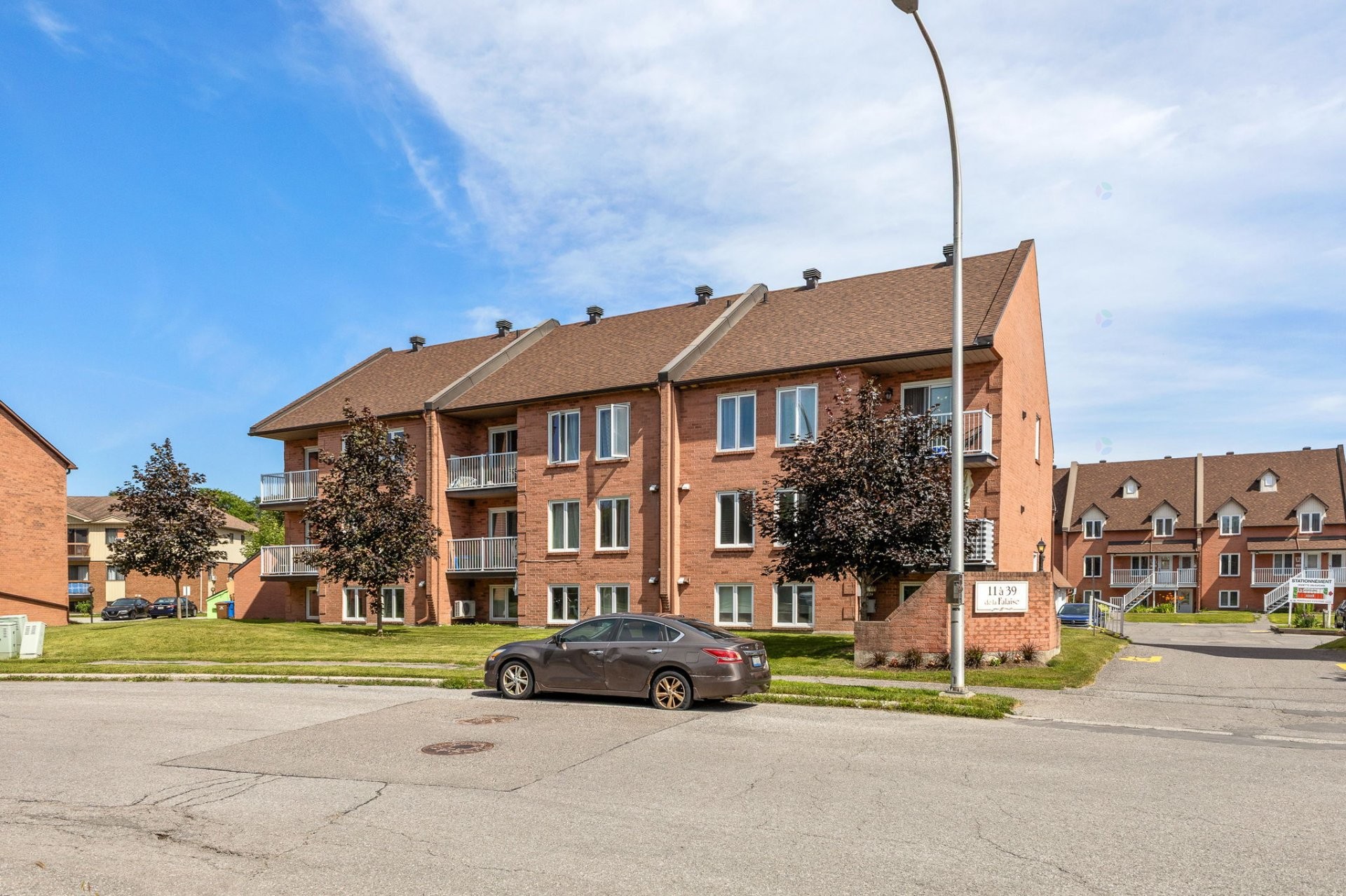 









11


Rue de la Falaise

, 1,
Gatineau (Hull),




QC
J8Z3H5

