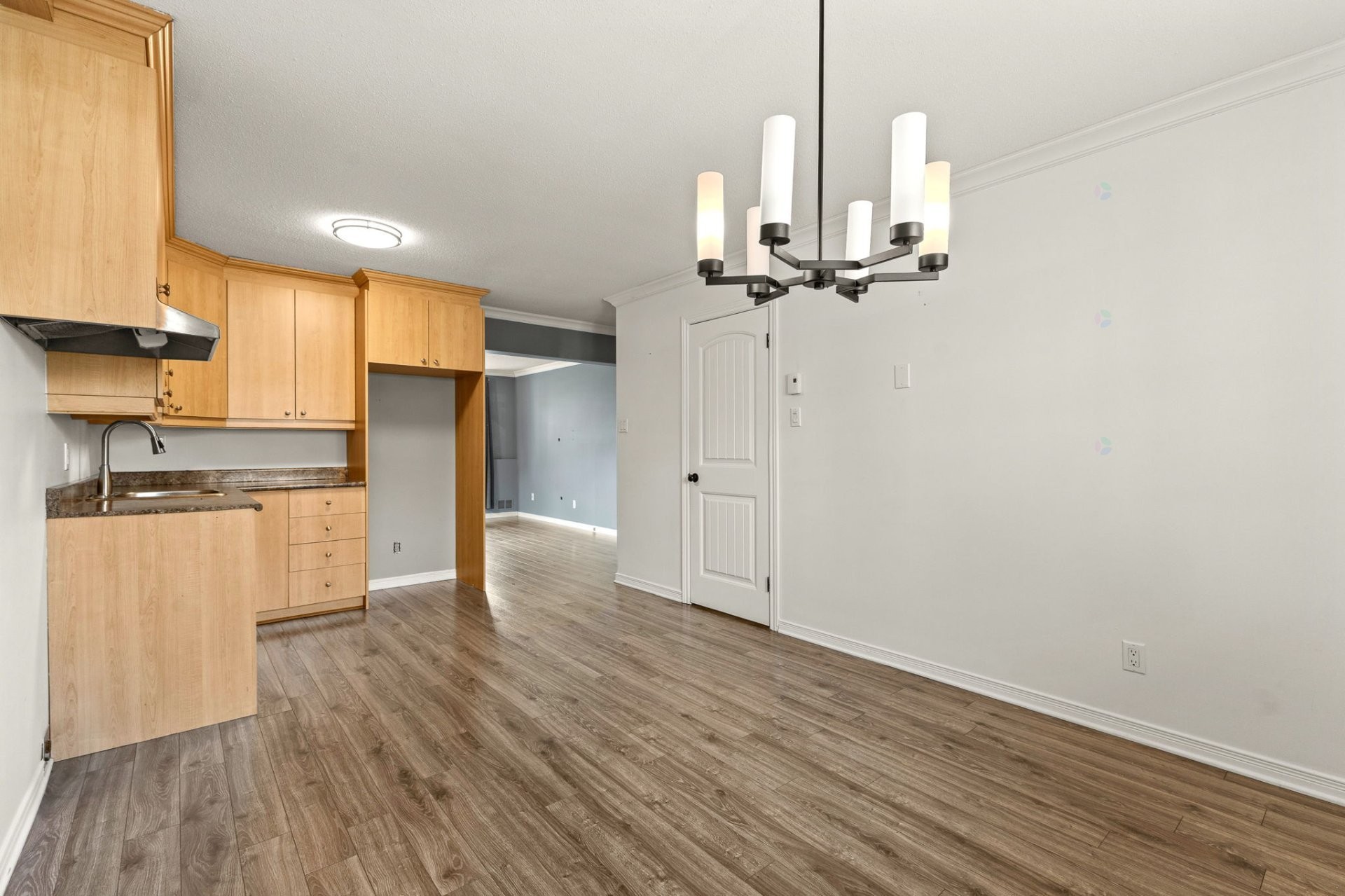 









11


Rue de la Falaise

, 1,
Gatineau (Hull),




QC
J8Z3H5

