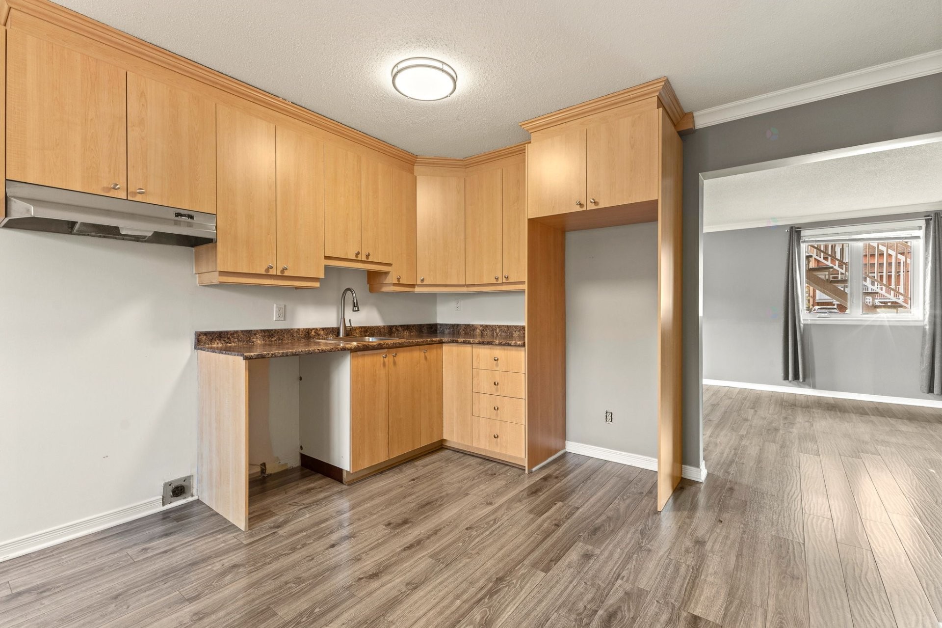 









11


Rue de la Falaise

, 1,
Gatineau (Hull),




QC
J8Z3H5

