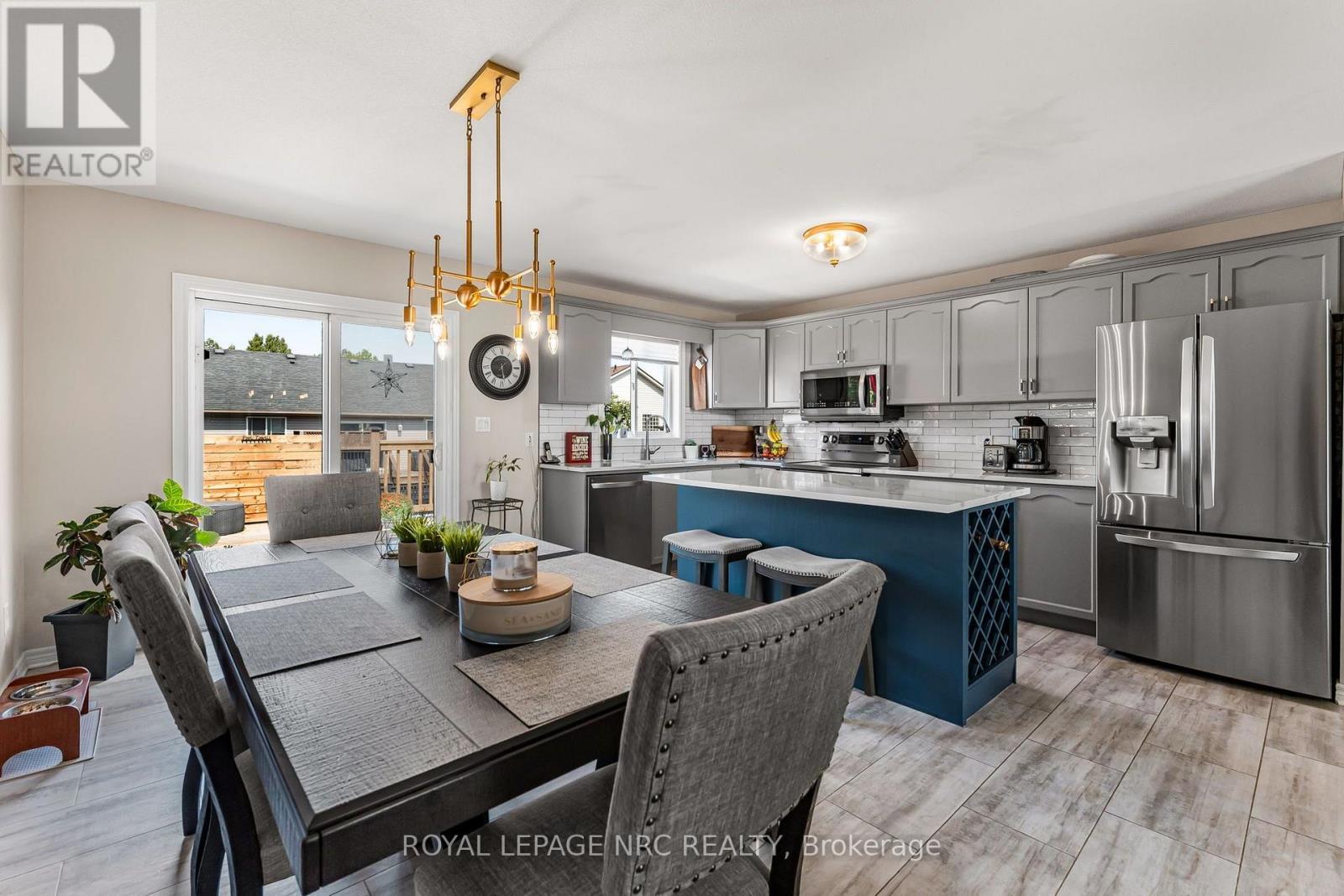 












3584 CARVER STREET

,
Fort Erie (Stevensville),




Ontario
L0S1S0

