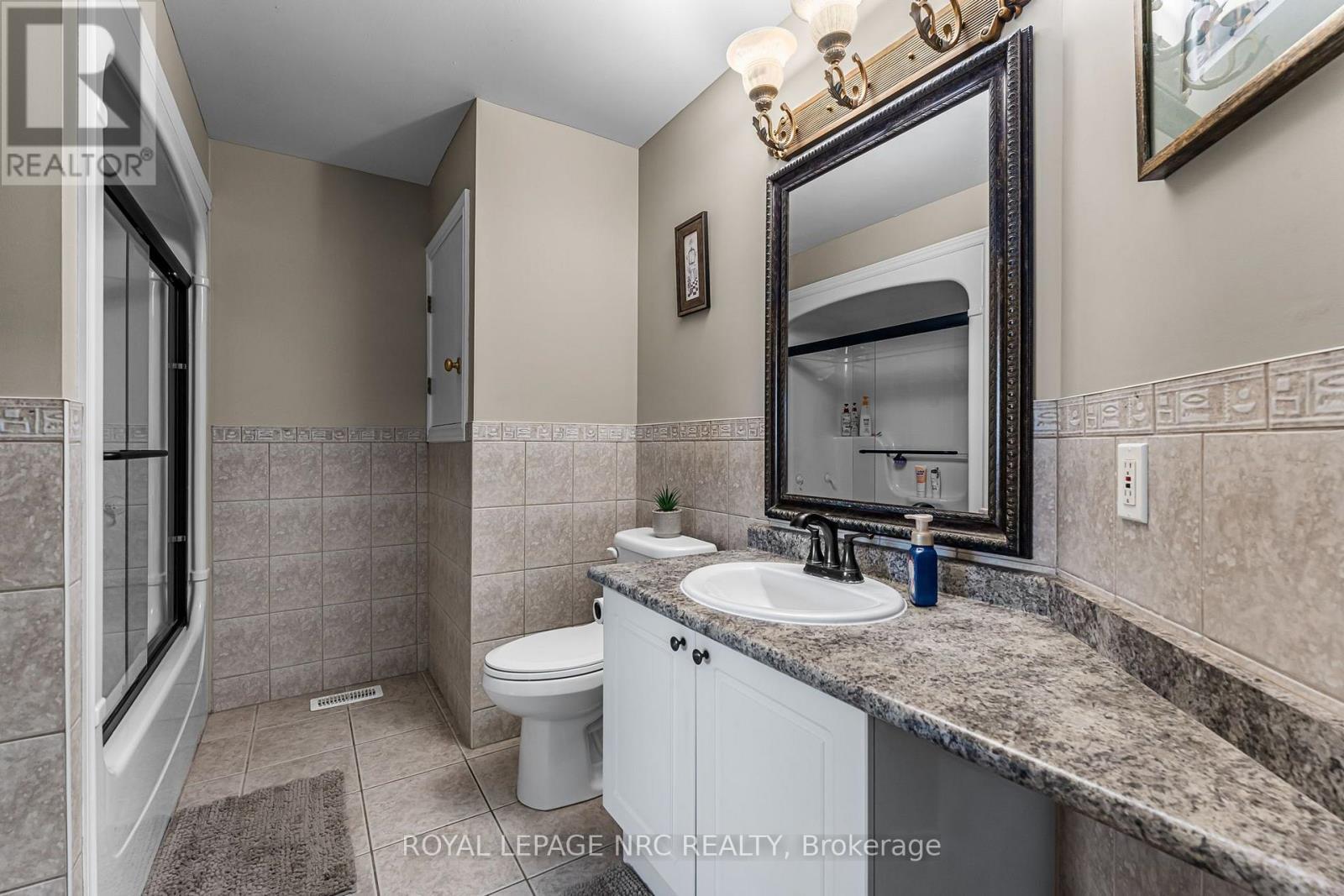 












3584 CARVER STREET

,
Fort Erie (Stevensville),




Ontario
L0S1S0

