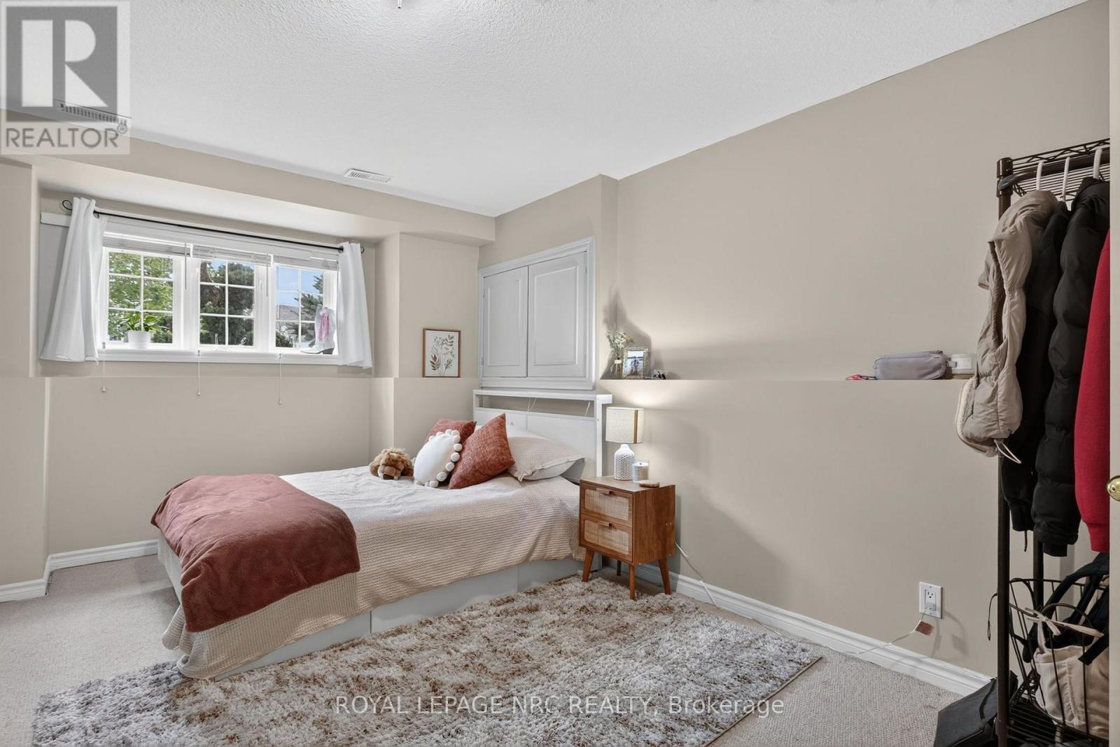 












3584 CARVER STREET

,
Fort Erie (Stevensville),




Ontario
L0S1S0

