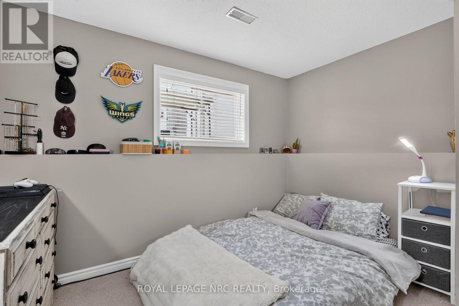 












3584 CARVER STREET

,
Fort Erie (Stevensville),




Ontario
L0S1S0

