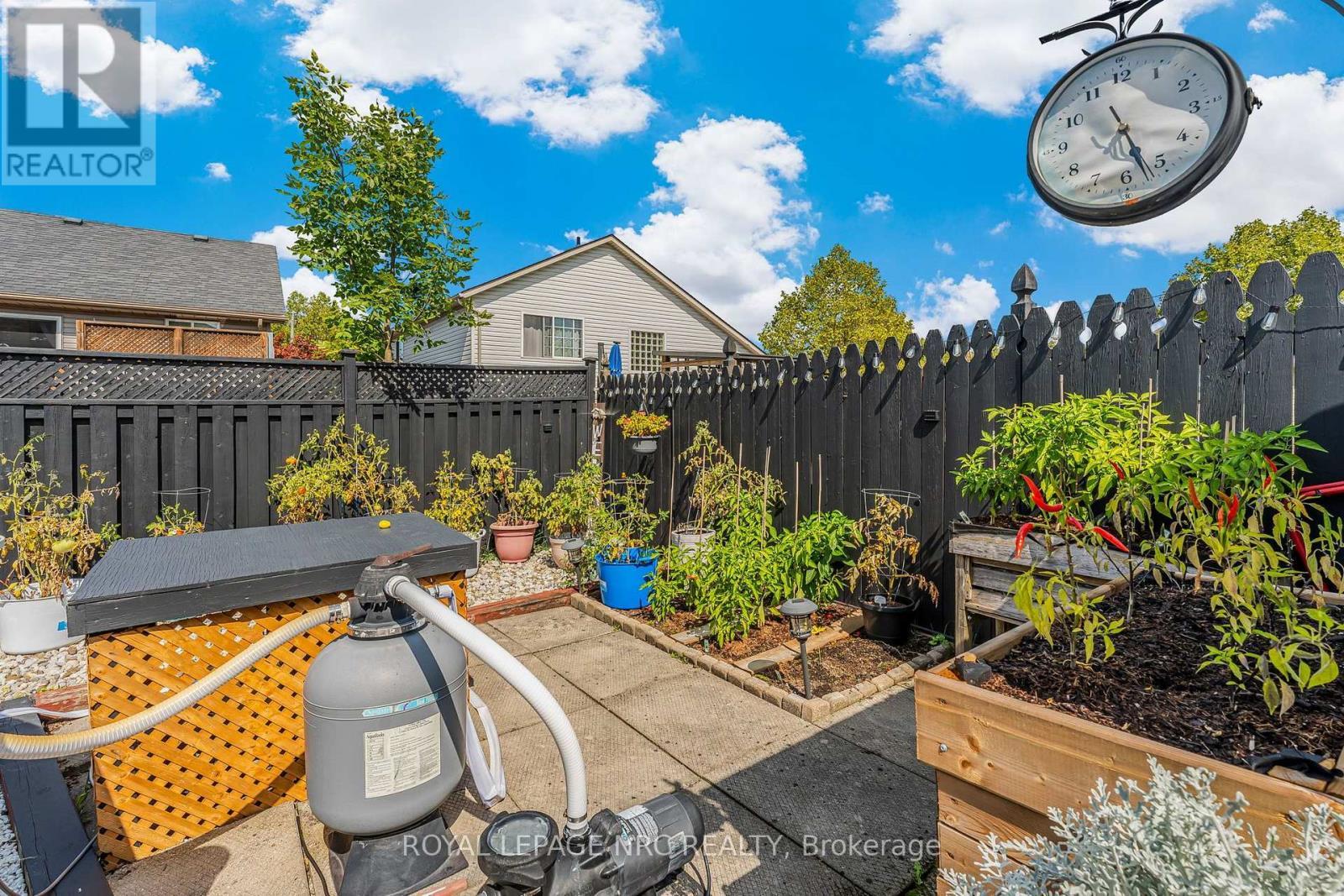 












3584 CARVER STREET

,
Fort Erie (Stevensville),




Ontario
L0S1S0

