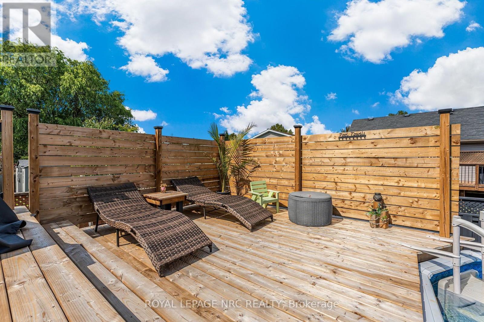 












3584 CARVER STREET

,
Fort Erie (Stevensville),




Ontario
L0S1S0

