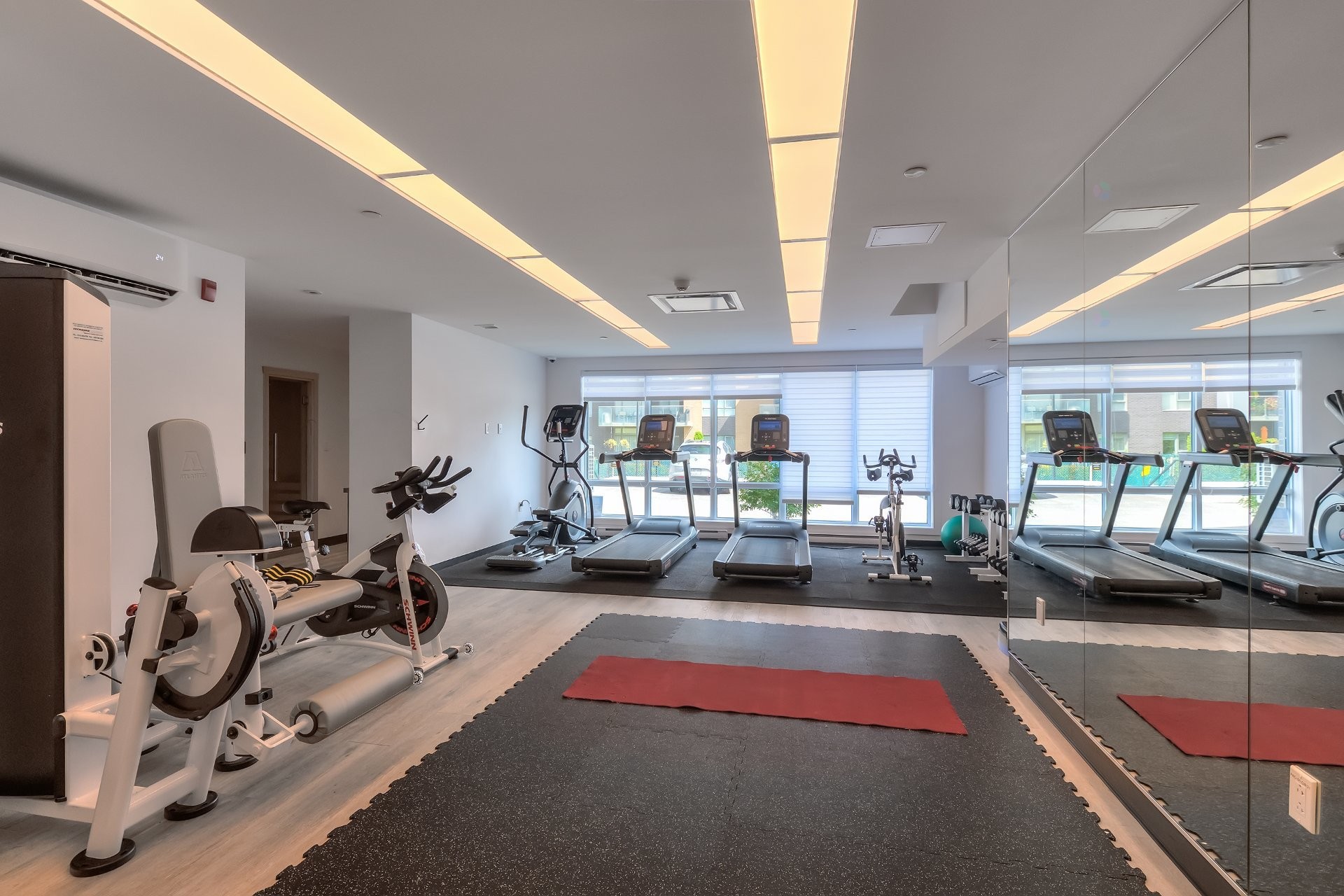 









365


Boul. Brunswick

, 602,
Pointe-Claire,




QC
H9R0H3

