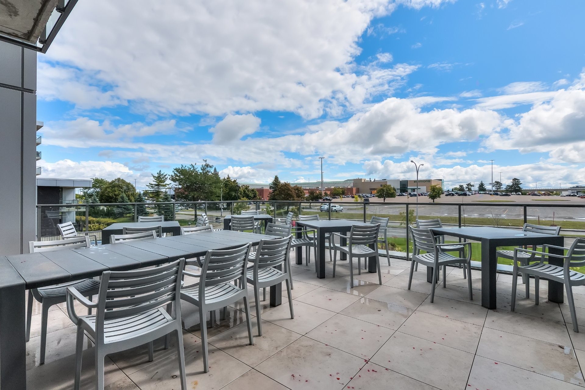 









365


Boul. Brunswick

, 602,
Pointe-Claire,




QC
H9R0H3

