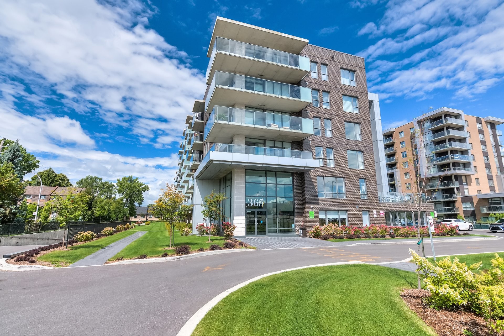 









365


Boul. Brunswick

, 602,
Pointe-Claire,




QC
H9R0H3

