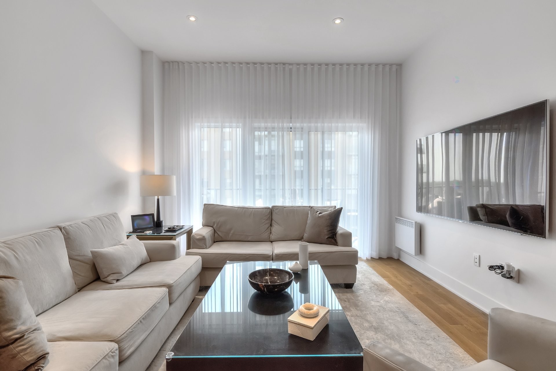 









365


Boul. Brunswick

, 602,
Pointe-Claire,




QC
H9R0H3

