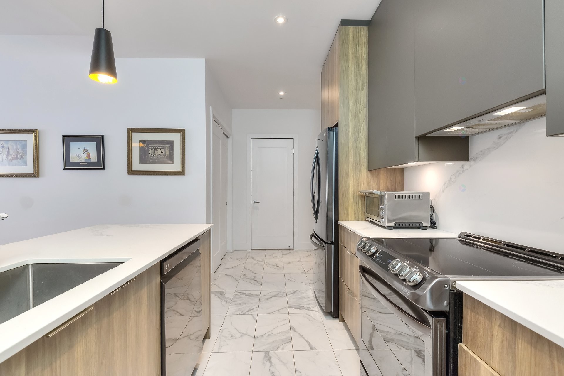 









365


Boul. Brunswick

, 602,
Pointe-Claire,




QC
H9R0H3

