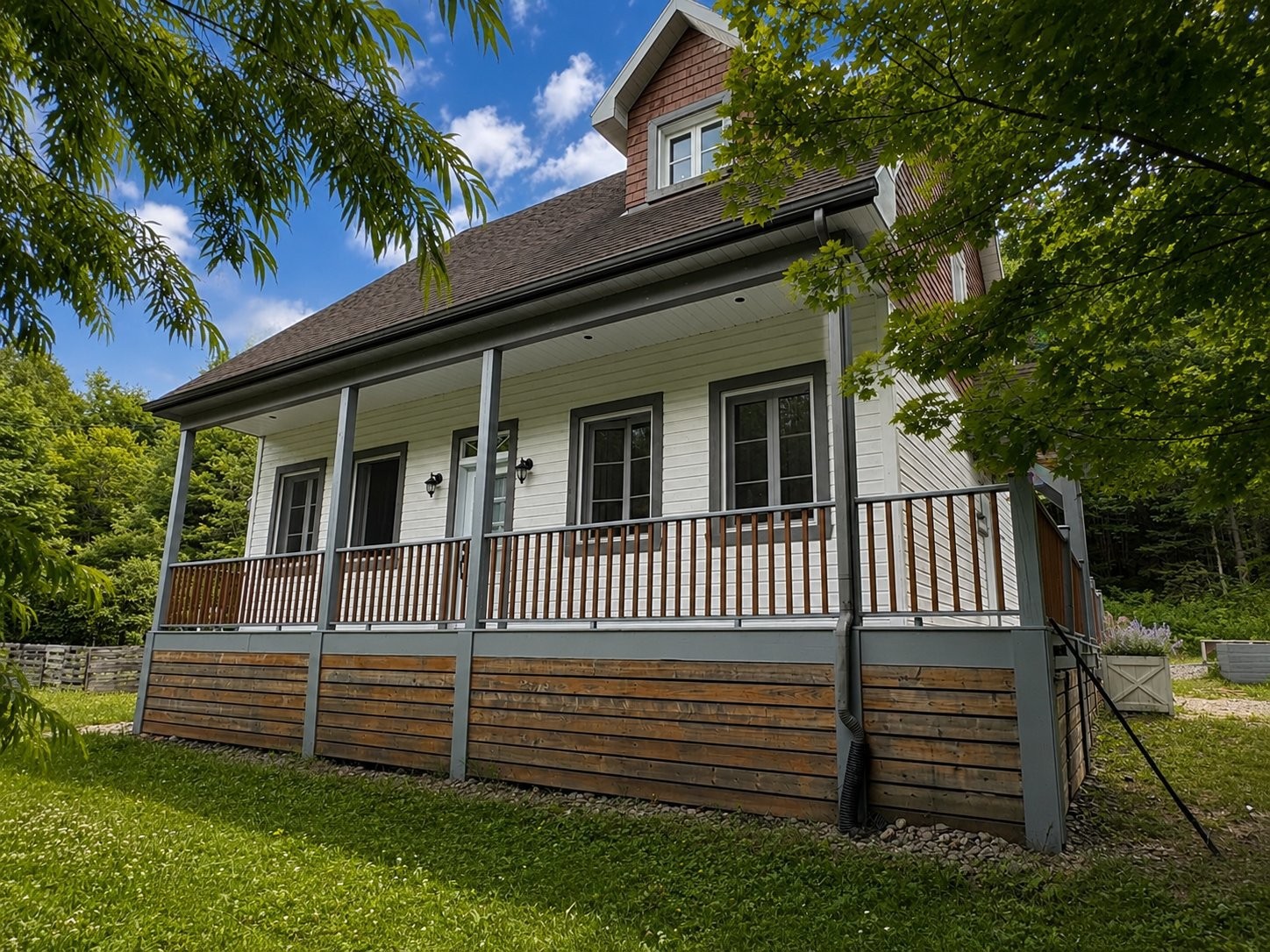 









250


Ch. du Lac-des-Sables

,
Sainte-Agathe-des-Monts,




QC
J8C2Z7

