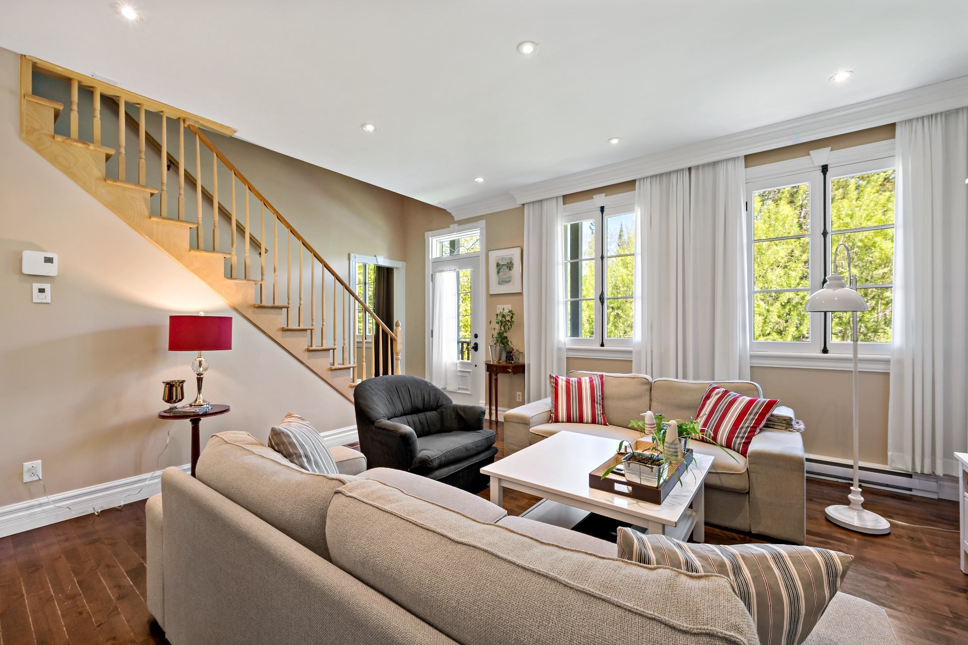 









250


Ch. du Lac-des-Sables

,
Sainte-Agathe-des-Monts,




QC
J8C2Z7


