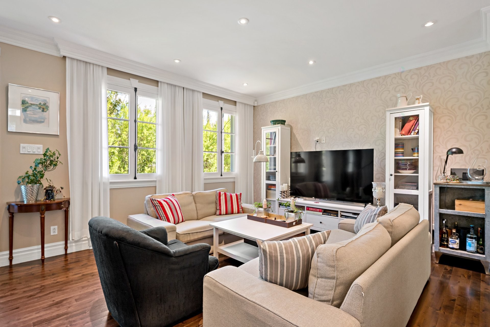 









250


Ch. du Lac-des-Sables

,
Sainte-Agathe-des-Monts,




QC
J8C2Z7

