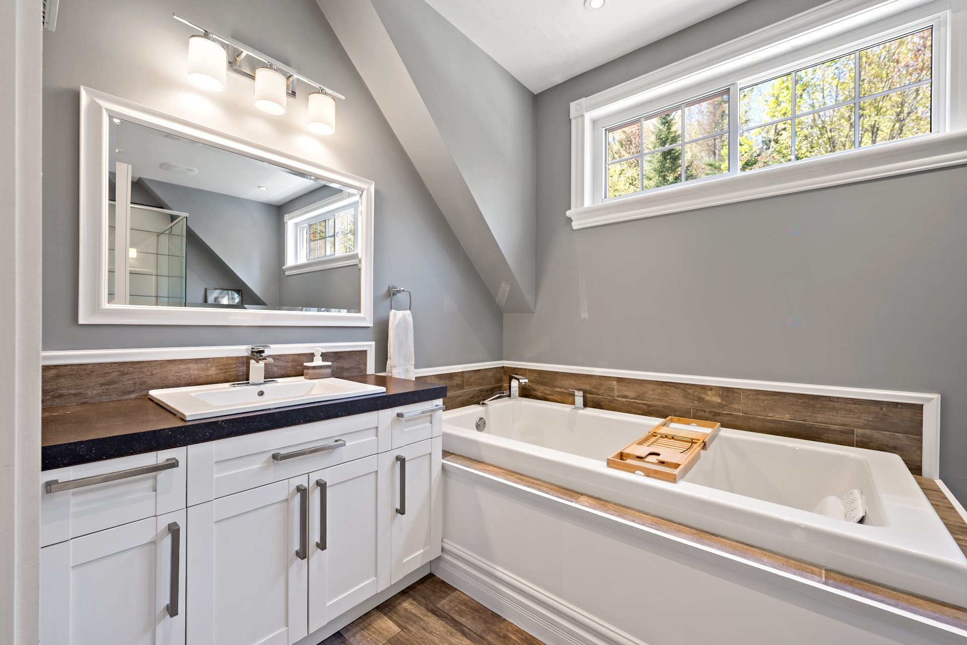 









250


Ch. du Lac-des-Sables

,
Sainte-Agathe-des-Monts,




QC
J8C2Z7

