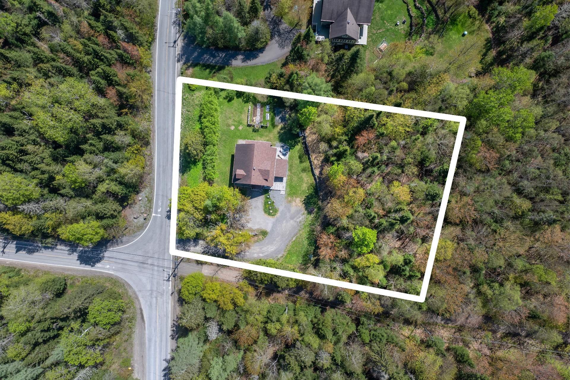 









250


Ch. du Lac-des-Sables

,
Sainte-Agathe-des-Monts,




QC
J8C2Z7

