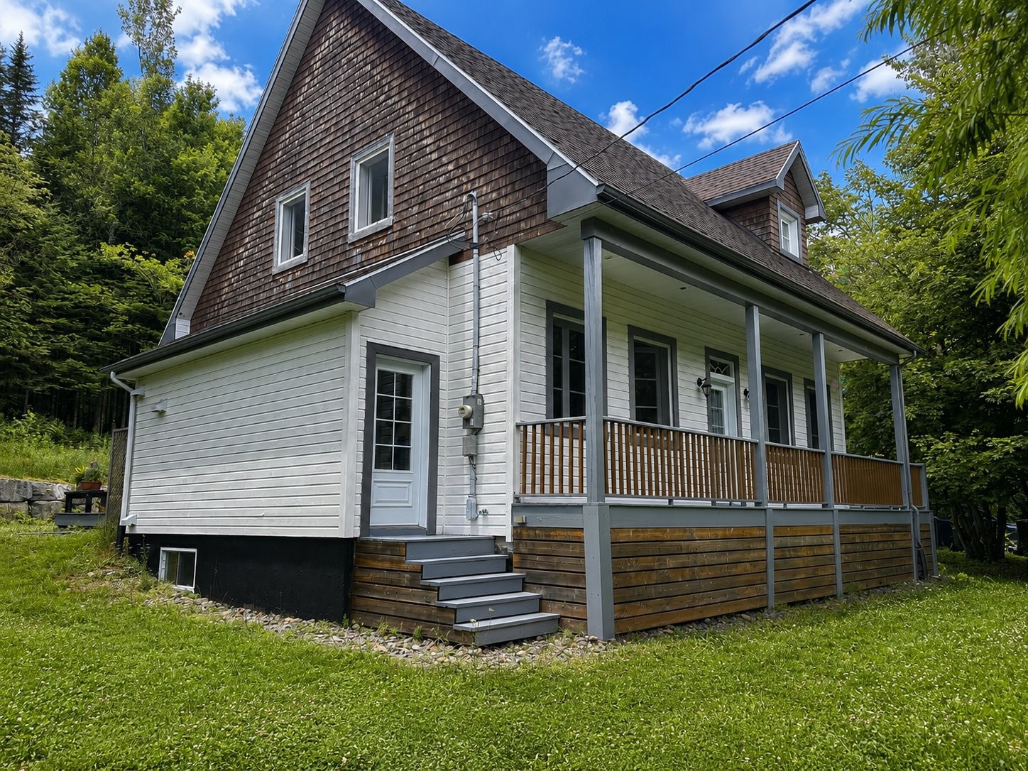 









250


Ch. du Lac-des-Sables

,
Sainte-Agathe-des-Monts,




QC
J8C2Z7

