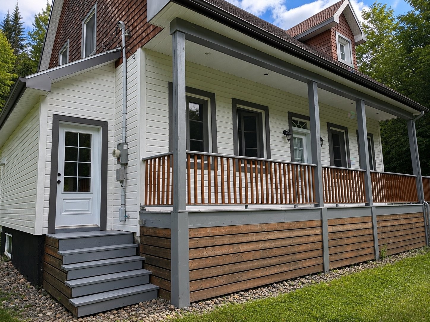 









250


Ch. du Lac-des-Sables

,
Sainte-Agathe-des-Monts,




QC
J8C2Z7

