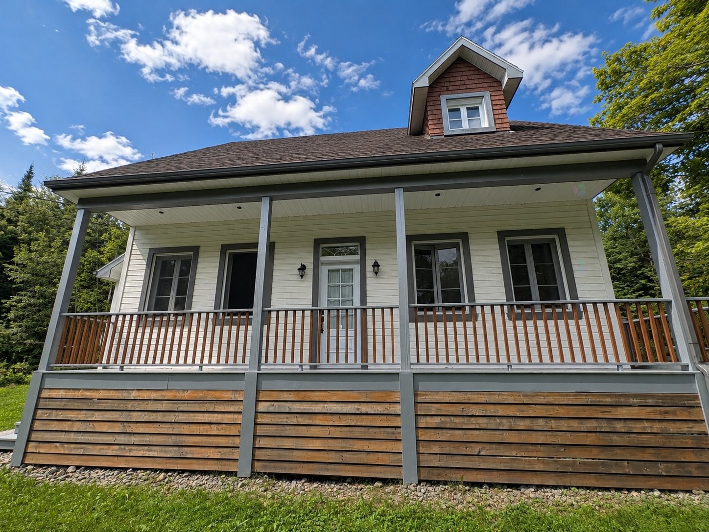









250


Ch. du Lac-des-Sables

,
Sainte-Agathe-des-Monts,




QC
J8C2Z7

