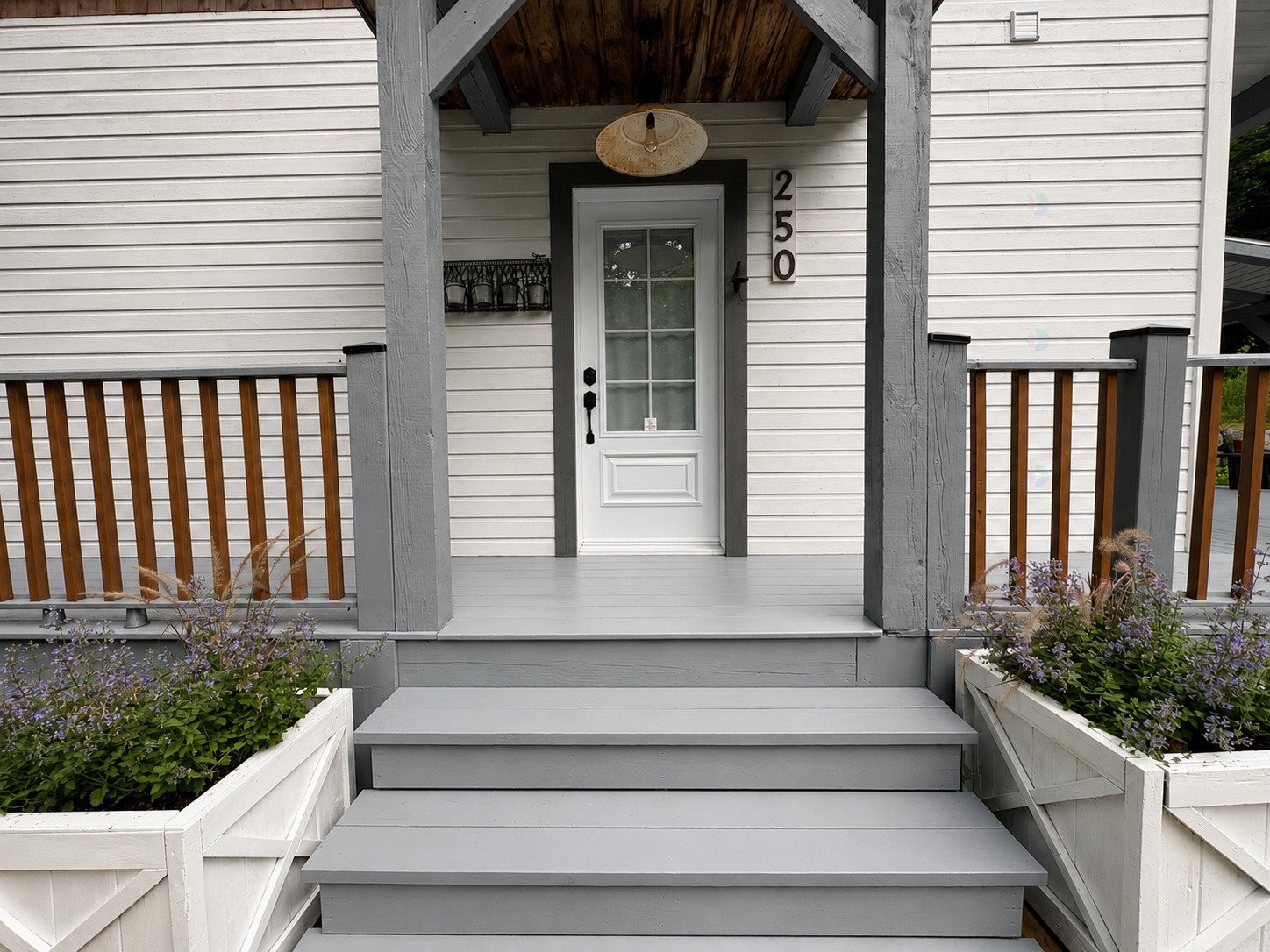 









250


Ch. du Lac-des-Sables

,
Sainte-Agathe-des-Monts,




QC
J8C2Z7

