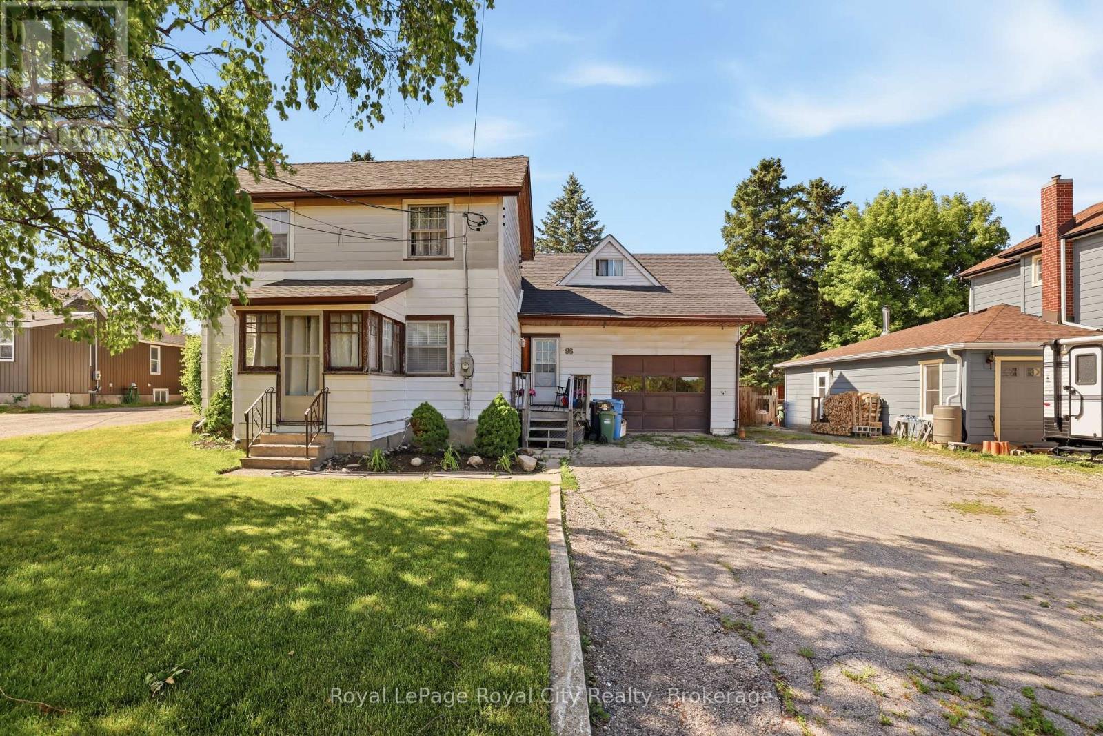 












96 BEAUMONT CRESCENT

,
Guelph (Grange Road),




Ontario
N1E6B1

