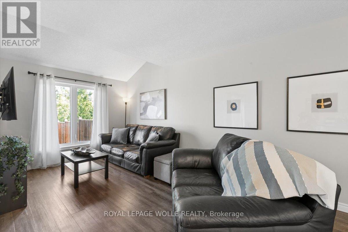 












1453 DUNKIRK AVENUE

,
Woodstock,




Ontario
N4T0J9

