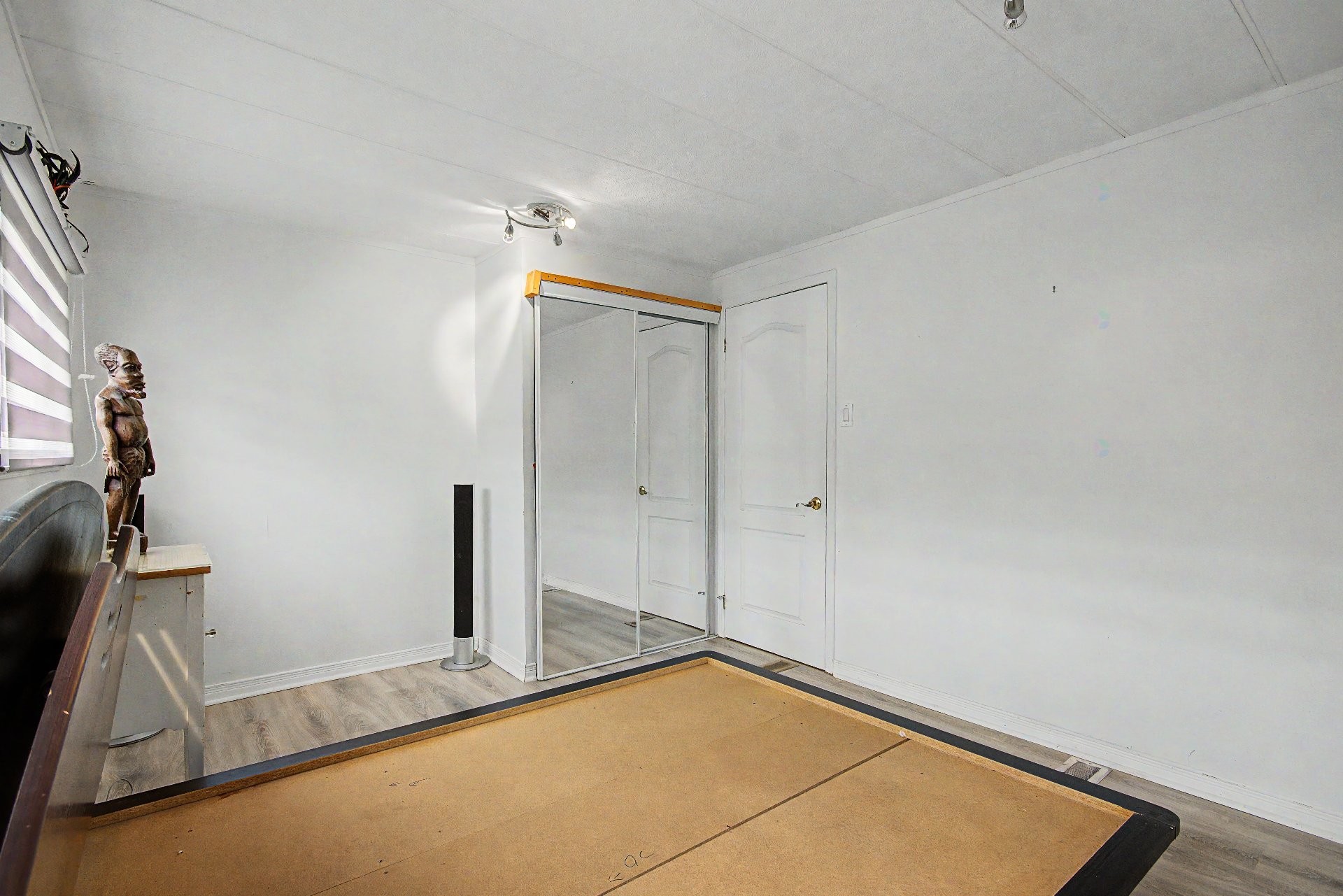 









3950


Boul. Sir-Wilfrid-Laurier

, 275,
Longueuil (Saint-Hubert),




QC
J3Y5Y9

