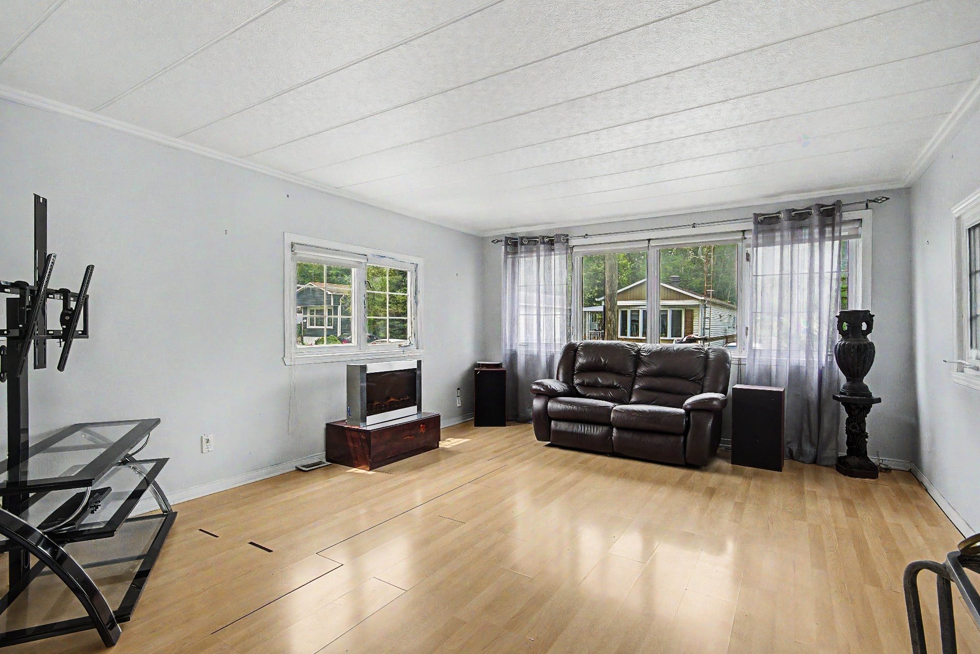 









3950


Boul. Sir-Wilfrid-Laurier

, 275,
Longueuil (Saint-Hubert),




QC
J3Y5Y9

