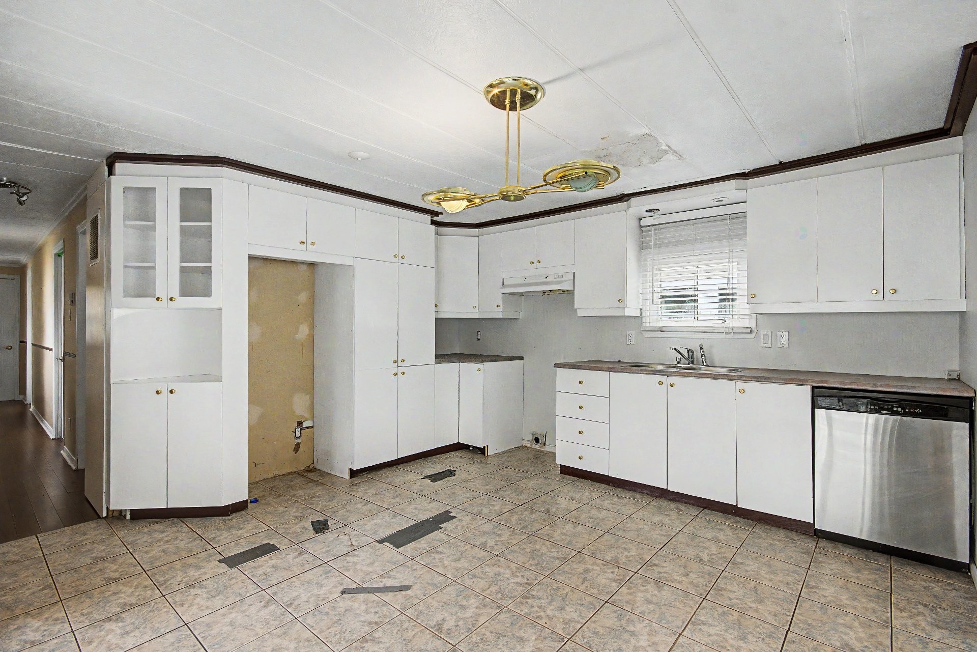 









3950


Boul. Sir-Wilfrid-Laurier

, 275,
Longueuil (Saint-Hubert),




QC
J3Y5Y9

