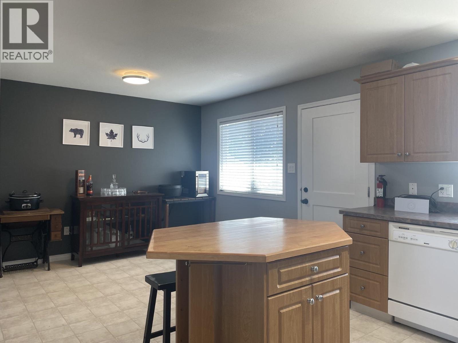 












4423 HERITAGE CRESCENT

,
Fort Nelson,




British Columbia
V0C1R0

