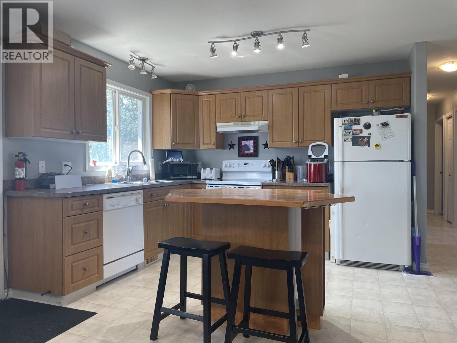 












4423 HERITAGE CRESCENT

,
Fort Nelson,




British Columbia
V0C1R0

