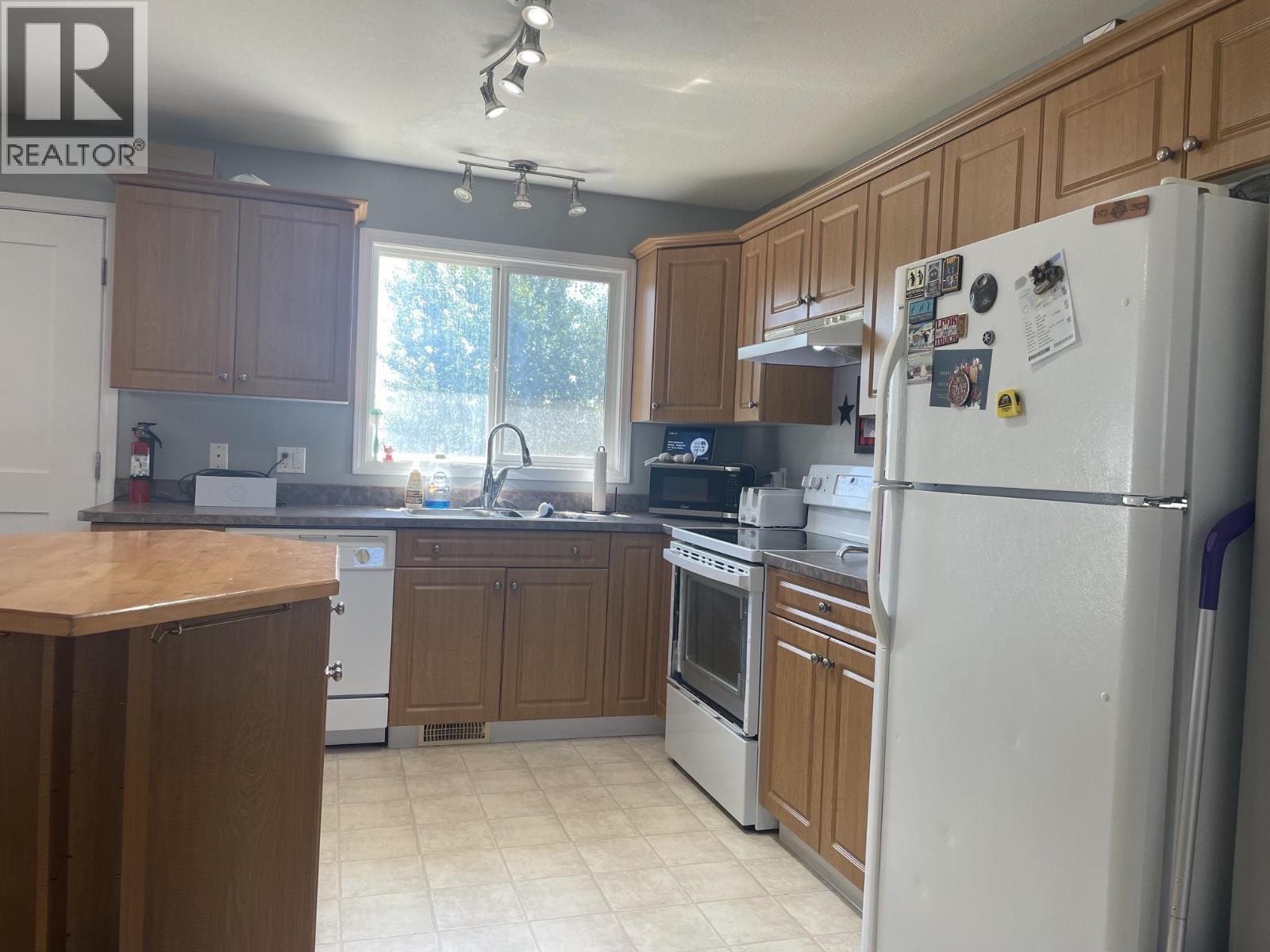 












4423 HERITAGE CRESCENT

,
Fort Nelson,




British Columbia
V0C1R0

