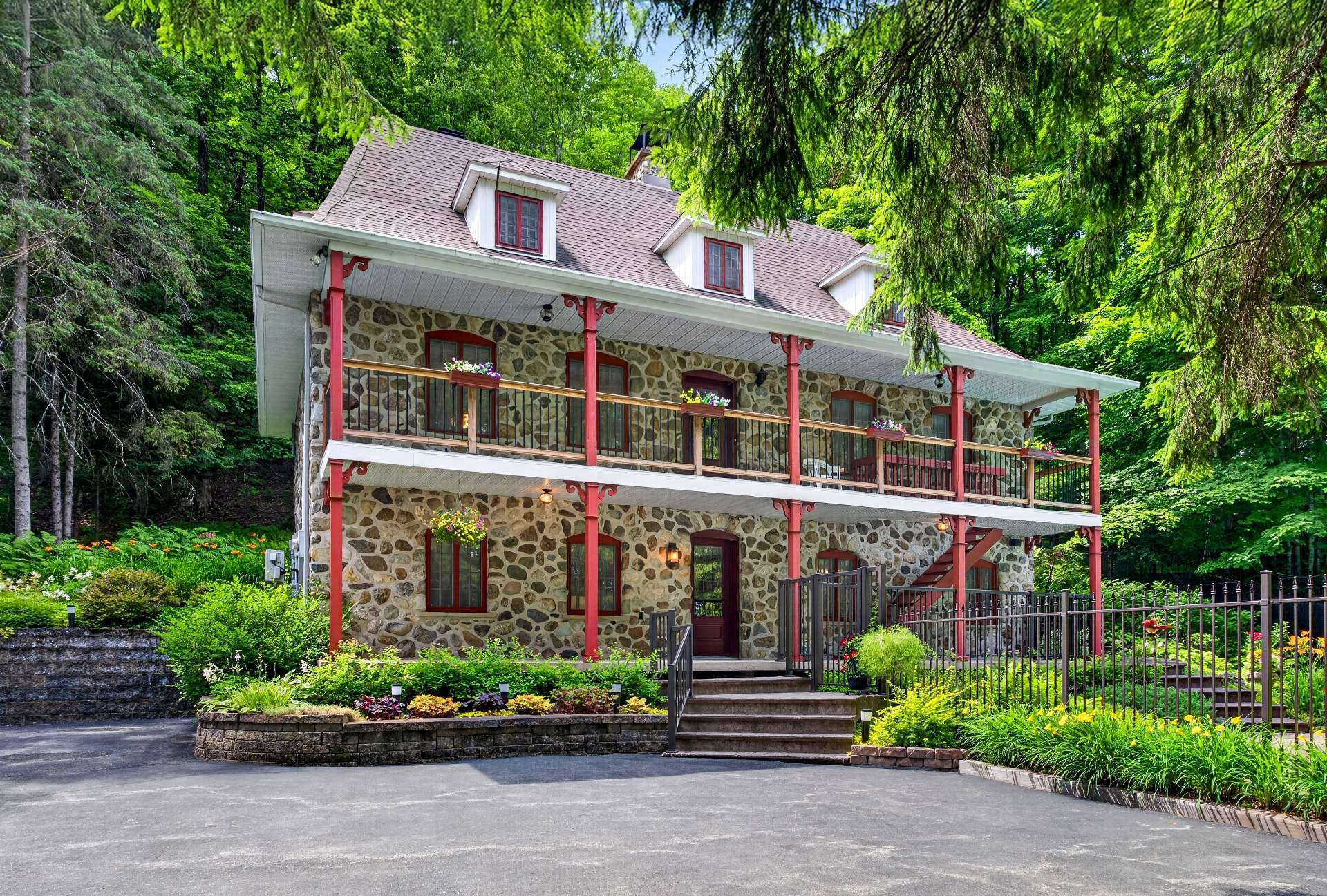 









751


Ch. Duplessis

,
Sherbrooke (Fleurimont),




QC
J1E4J7

