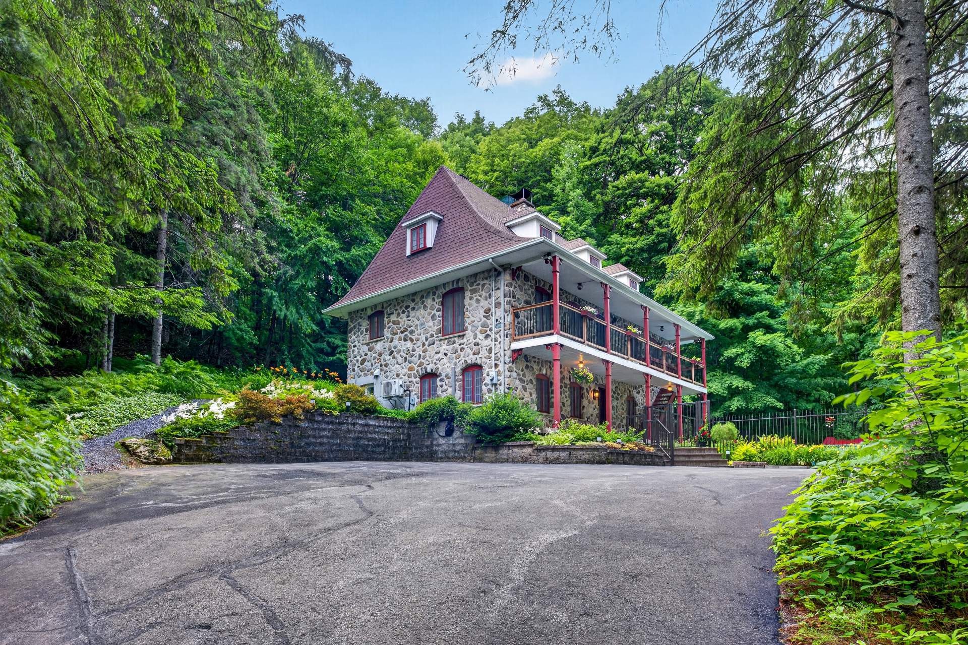 









751


Ch. Duplessis

,
Sherbrooke (Fleurimont),




QC
J1E4J7

