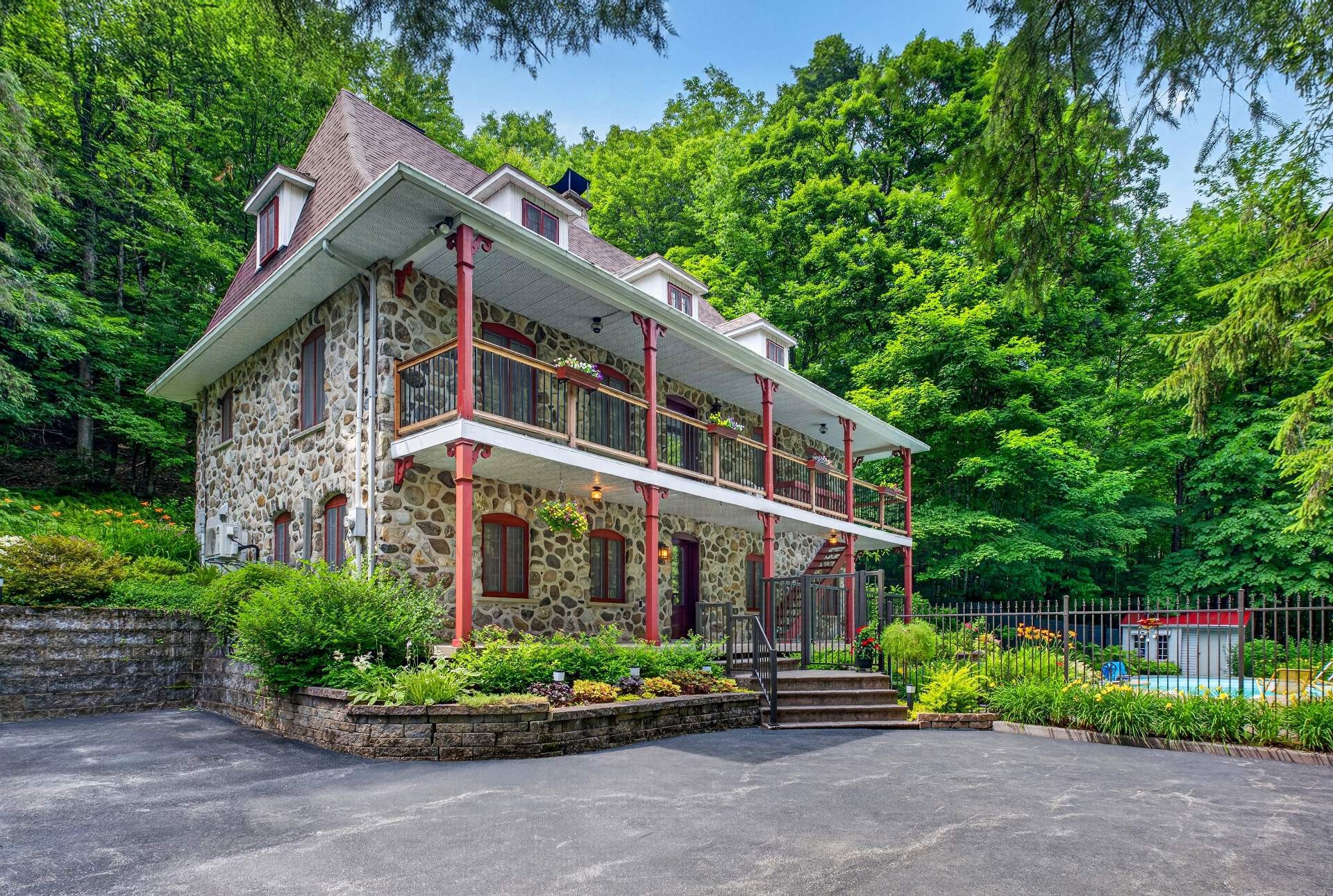 









751


Ch. Duplessis

,
Sherbrooke (Fleurimont),




QC
J1E4J7


