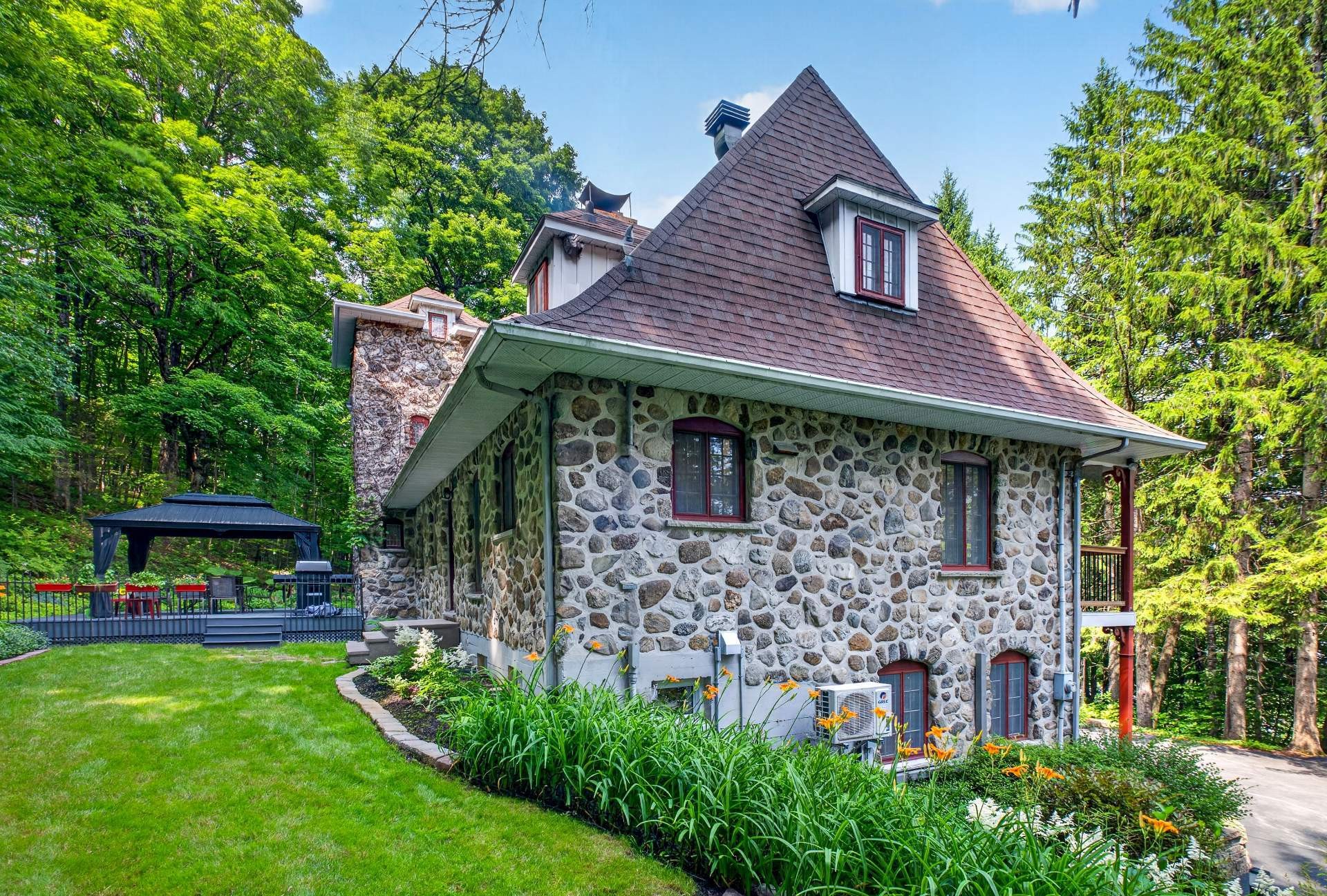 









751


Ch. Duplessis

,
Sherbrooke (Fleurimont),




QC
J1E4J7


