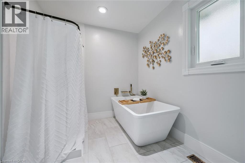 












168 BREWERY Street

,
Baden,




Ontario
N3A2S8

