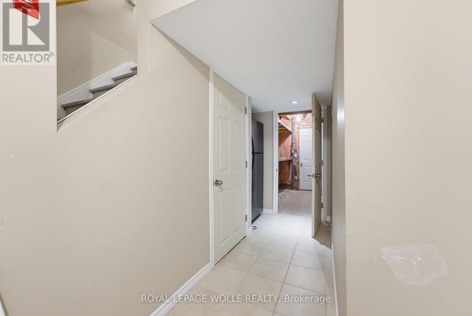 












5 EUGENE DRIVE

,
Guelph,




Ontario
N1L1P6


