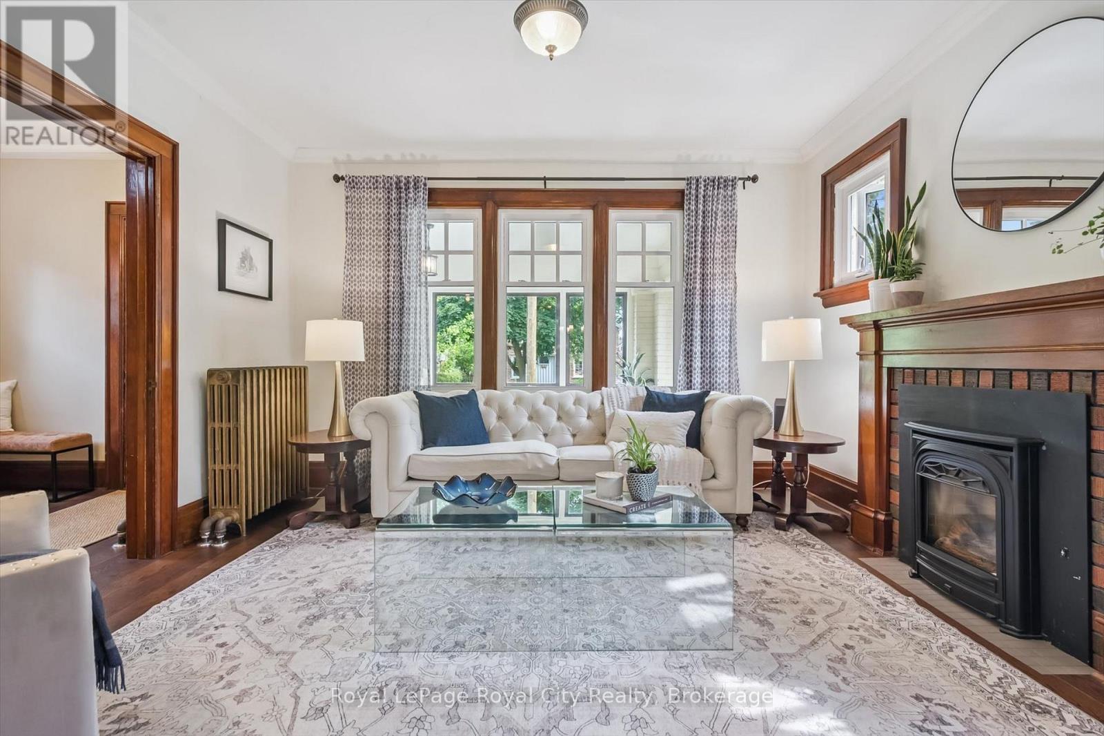 












83 DURHAM STREET

,
Guelph (Downtown),




Ontario
N1H2Y4

