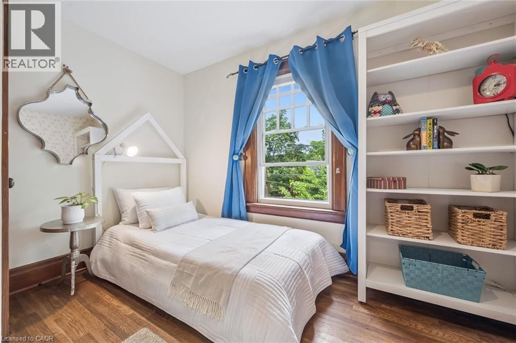 












83 DURHAM Street

,
Guelph,




Ontario
N1H2Y4

