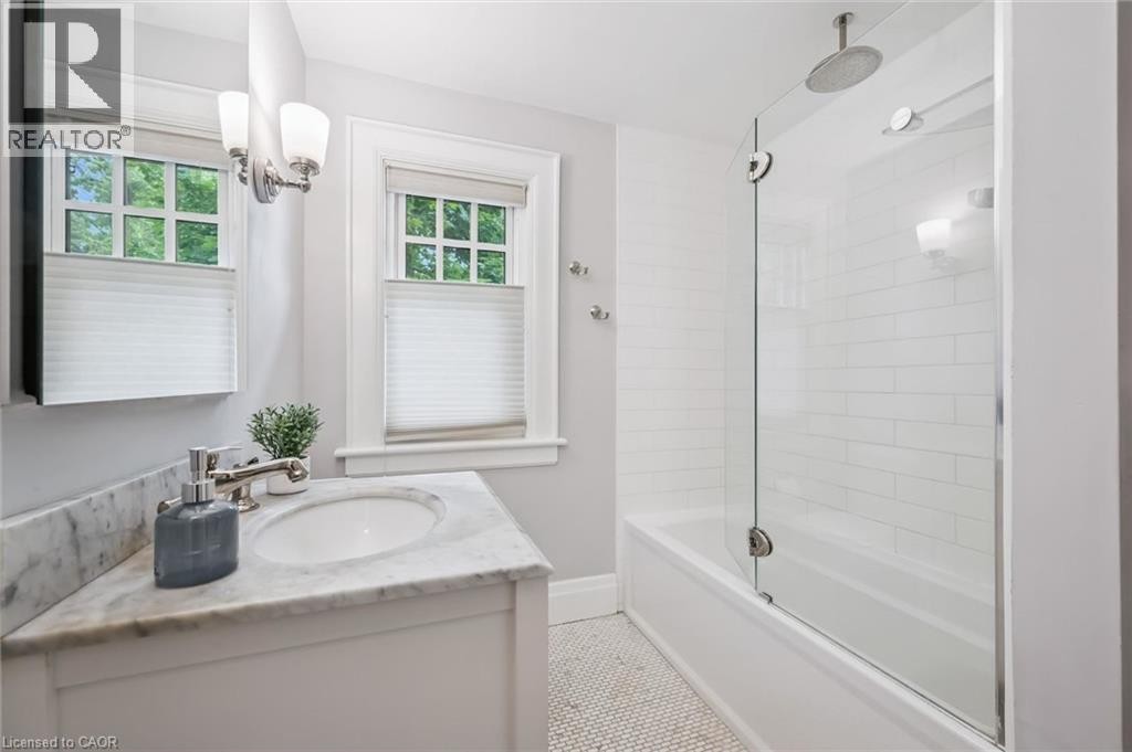 












83 DURHAM Street

,
Guelph,




Ontario
N1H2Y4

