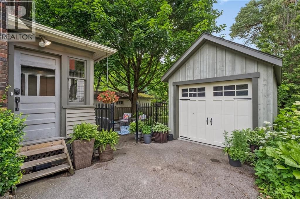 












83 DURHAM Street

,
Guelph,




Ontario
N1H2Y4

