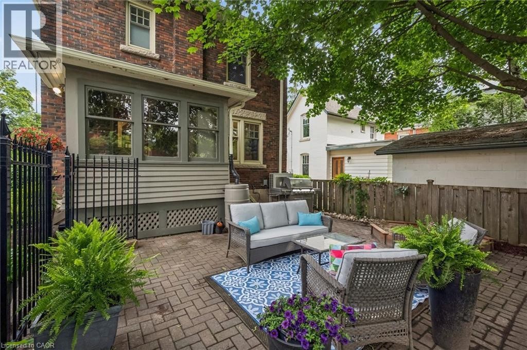 












83 DURHAM Street

,
Guelph,




Ontario
N1H2Y4

