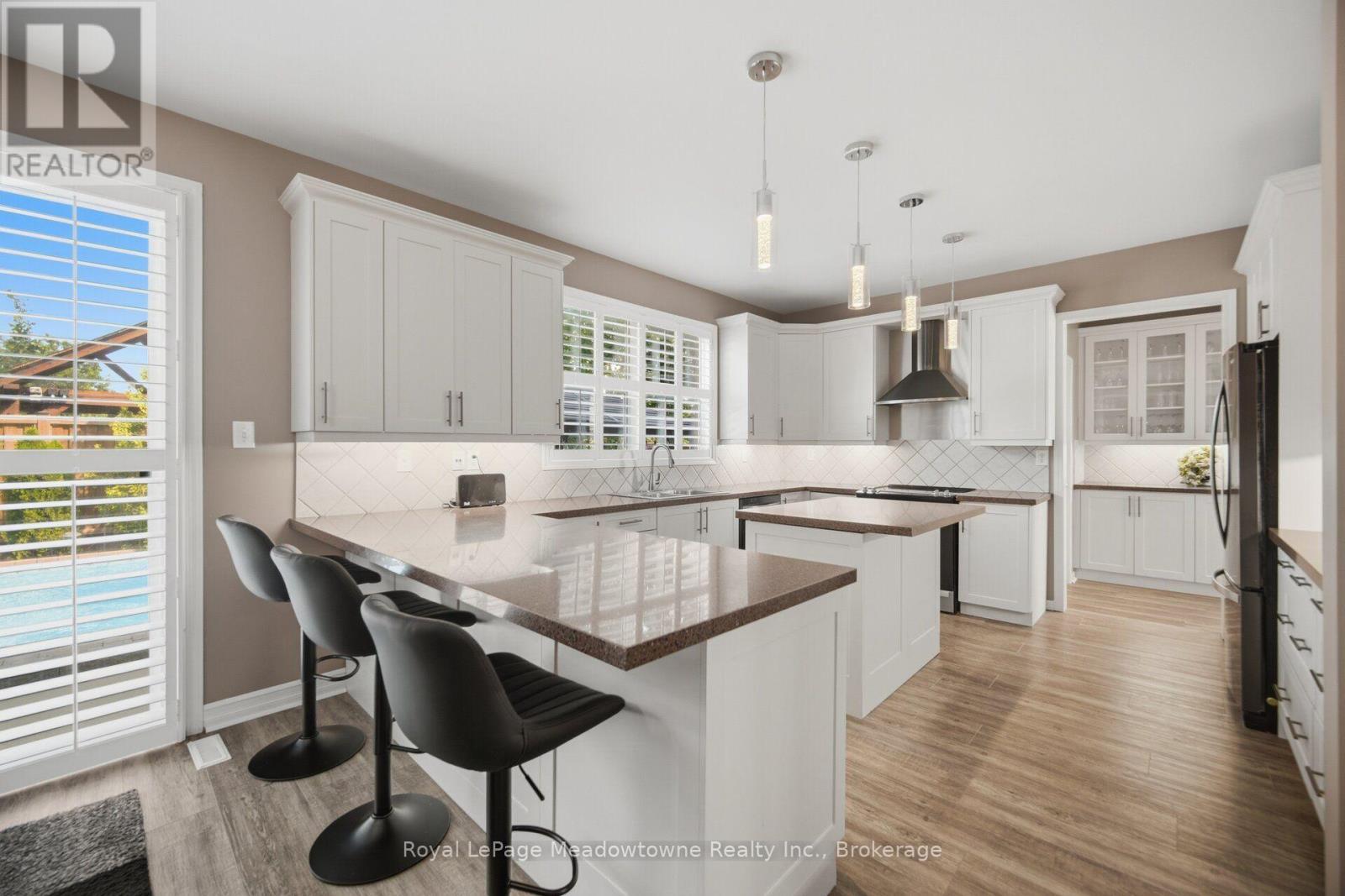












1406 HEARST BOULEVARD

,
Milton (BE Beaty),




Ontario
L9T6M6

