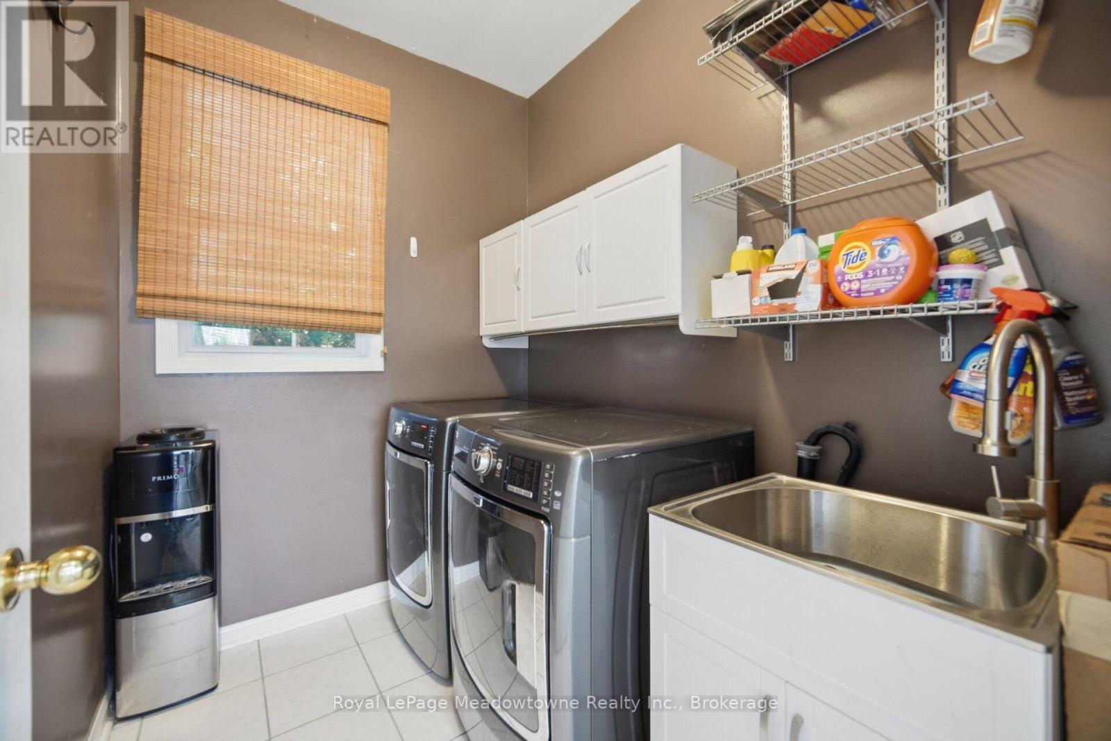 












1406 HEARST BOULEVARD

,
Milton (BE Beaty),




Ontario
L9T6M6

