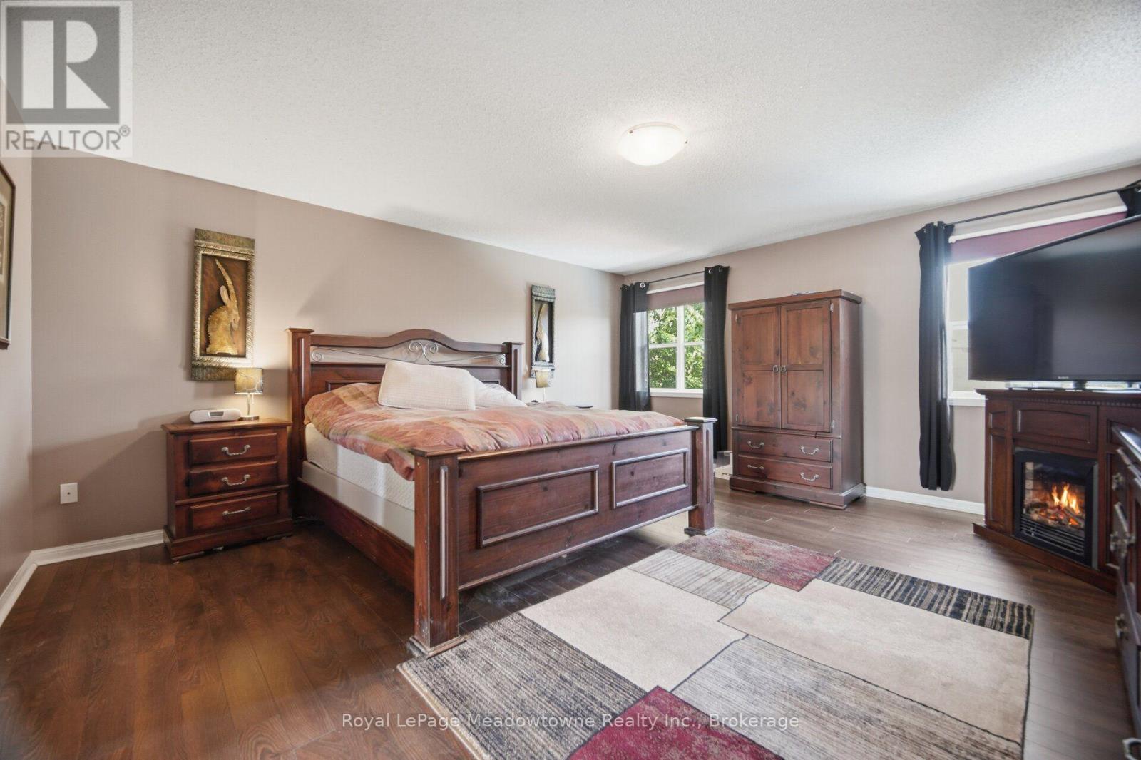 












1406 HEARST BOULEVARD

,
Milton (BE Beaty),




Ontario
L9T6M6

