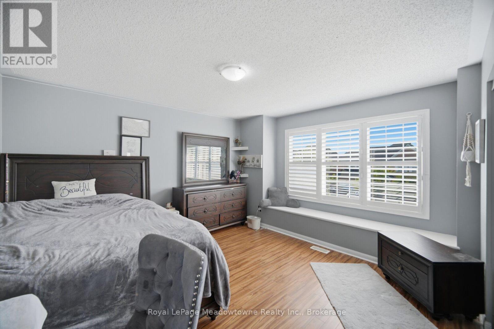 












1406 HEARST BOULEVARD

,
Milton (BE Beaty),




Ontario
L9T6M6

