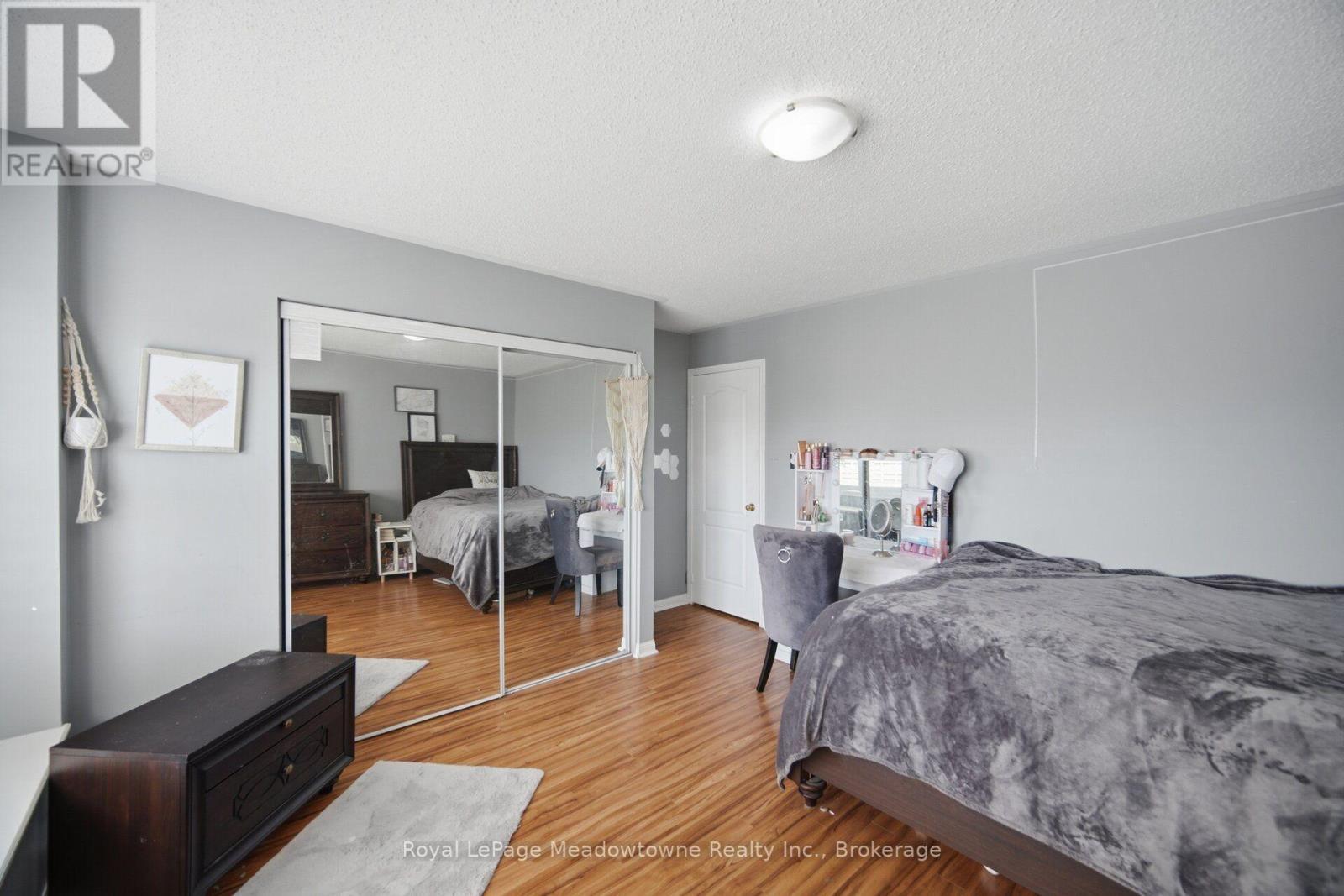 












1406 HEARST BOULEVARD

,
Milton (BE Beaty),




Ontario
L9T6M6

